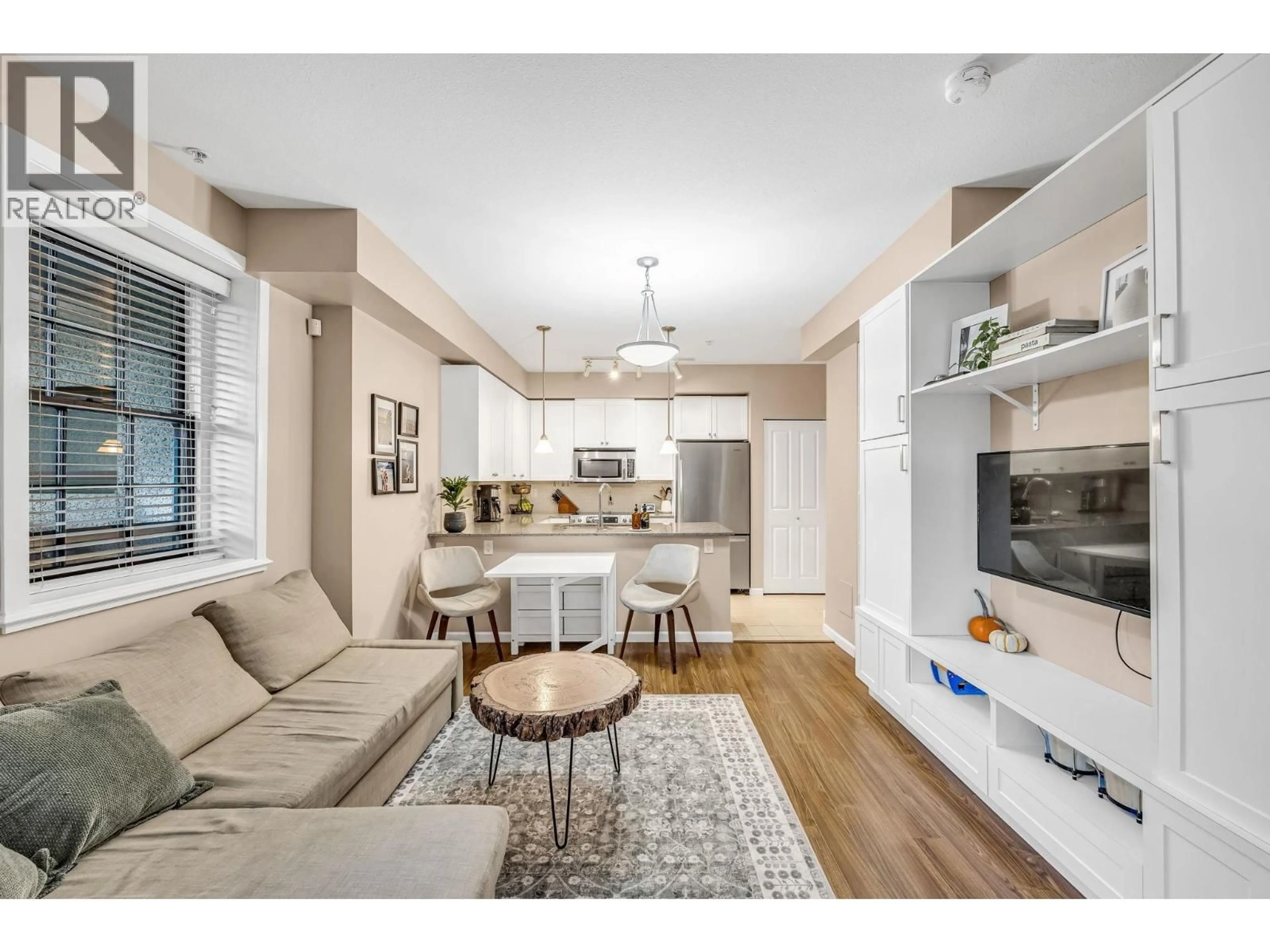 Open concept kitchen, wood/laminate floor for 3 - 12 ROYAL AVENUE, New Westminster British Columbia V3L0B7