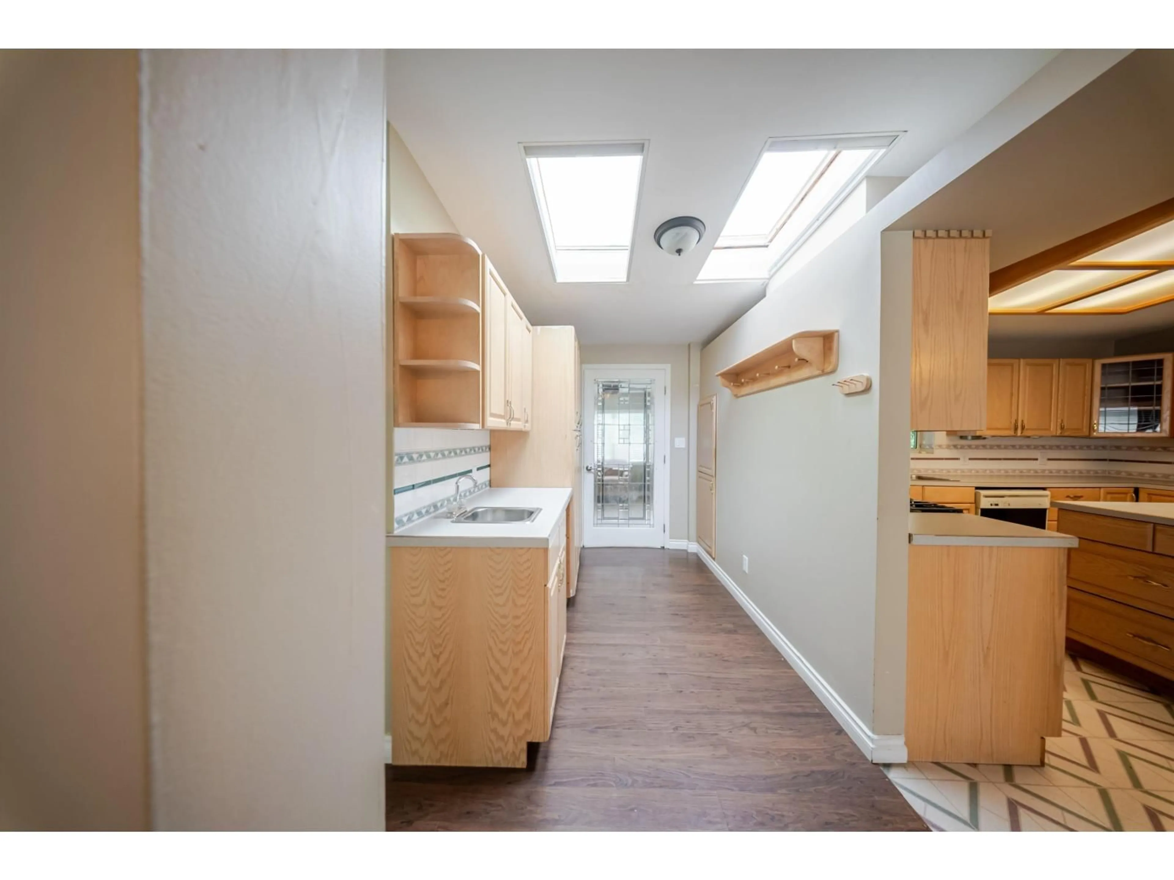 Standard kitchen, unknown for 1876 VERA ROAD, Lindell Beach British Columbia V2R4X1