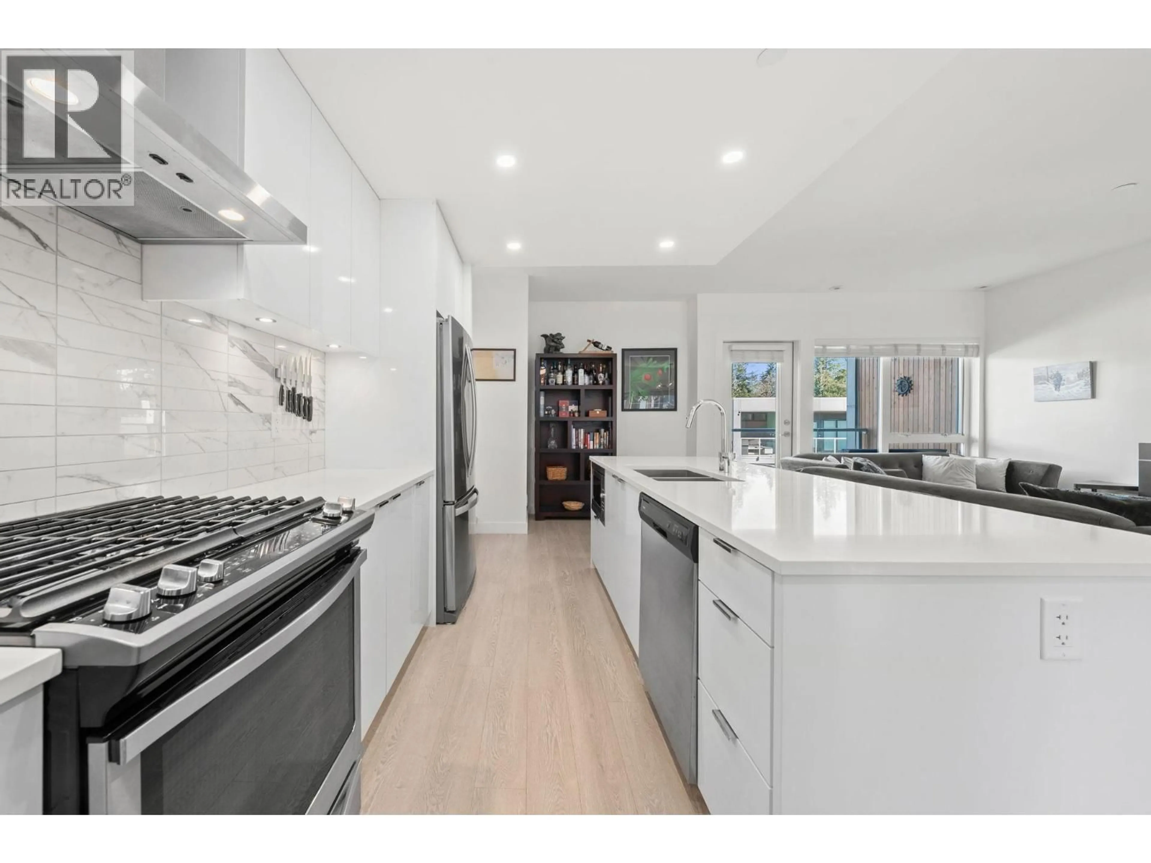 Open concept kitchen, ceramic/tile floor for 43 - 3596 SALAL DRIVE, North Vancouver British Columbia V7G0A9