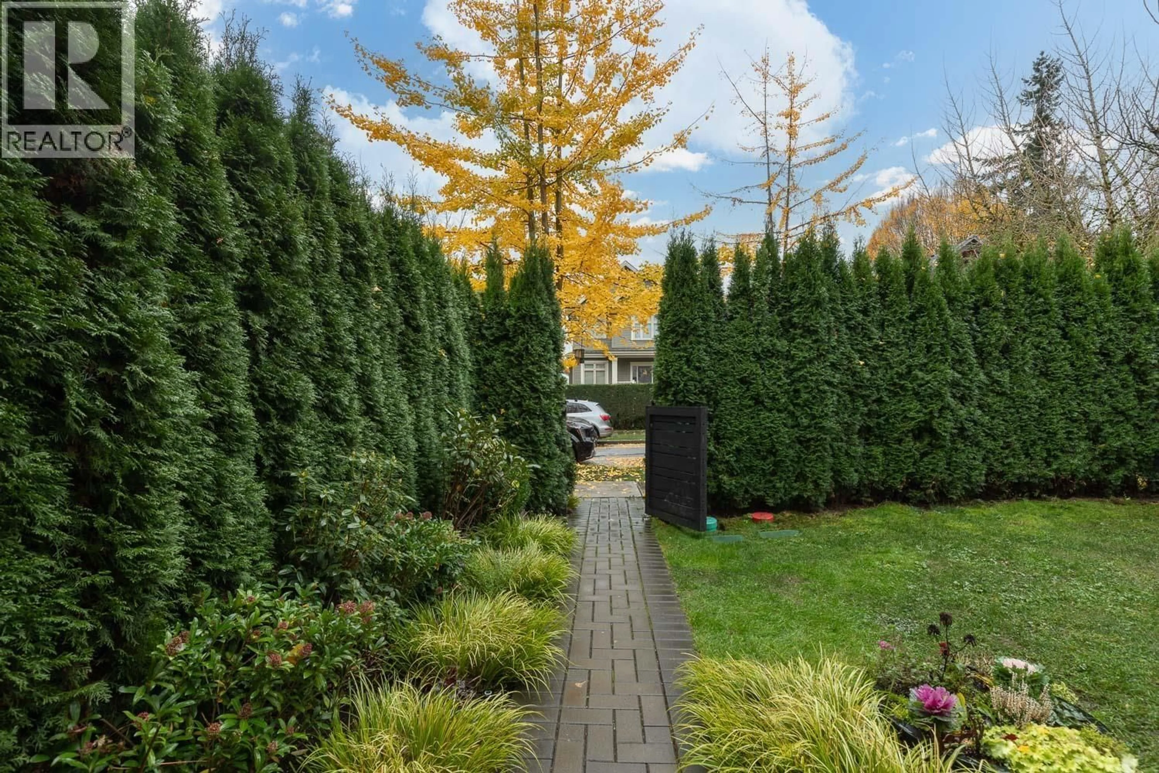 Patio, forest/trees view for 959 13TH AVENUE, Vancouver British Columbia V5T2L7