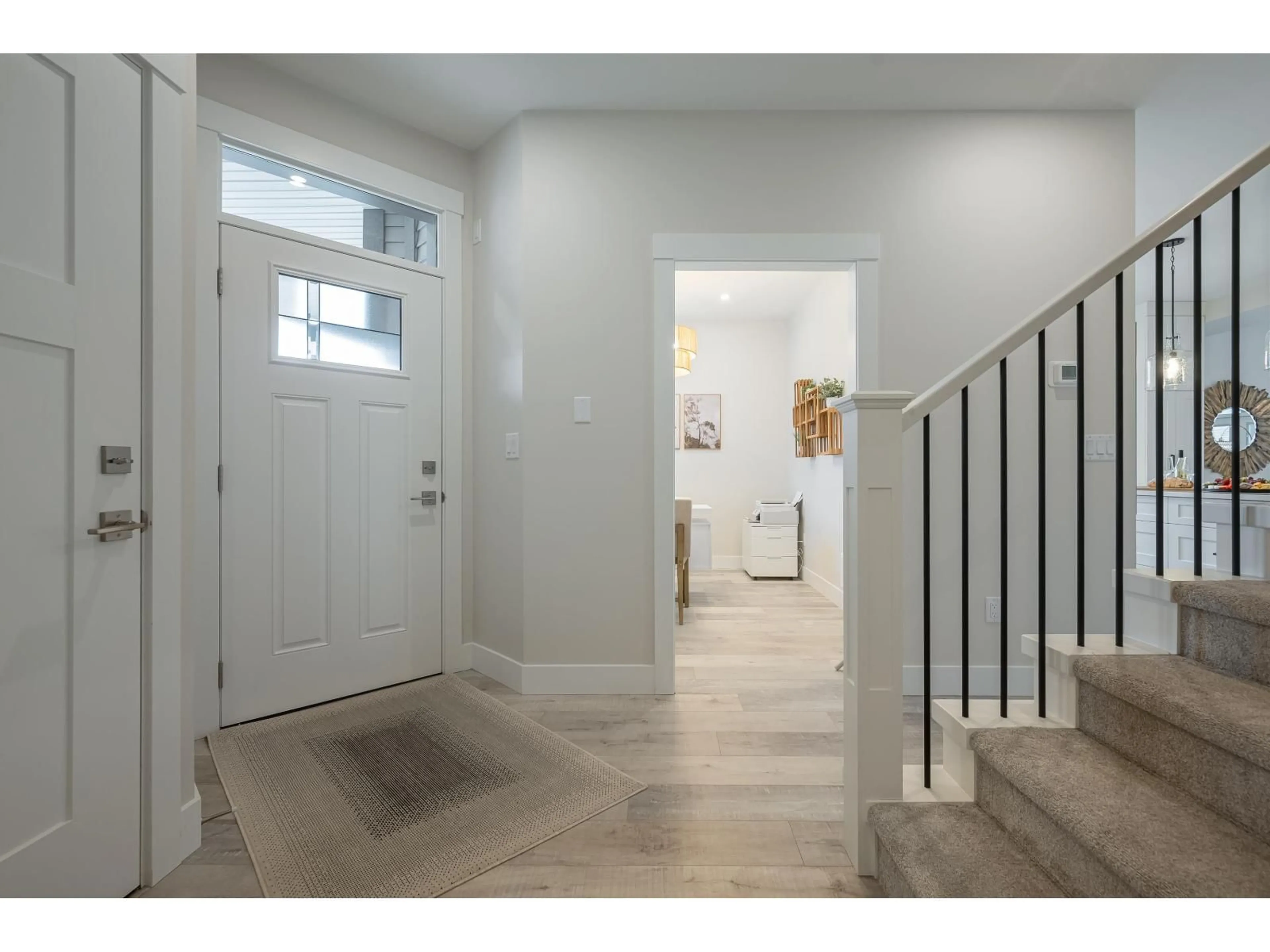 Indoor entryway for 67 - 6211 CHILLIWACK RIVER ROAD, Chilliwack British Columbia V2R6A7