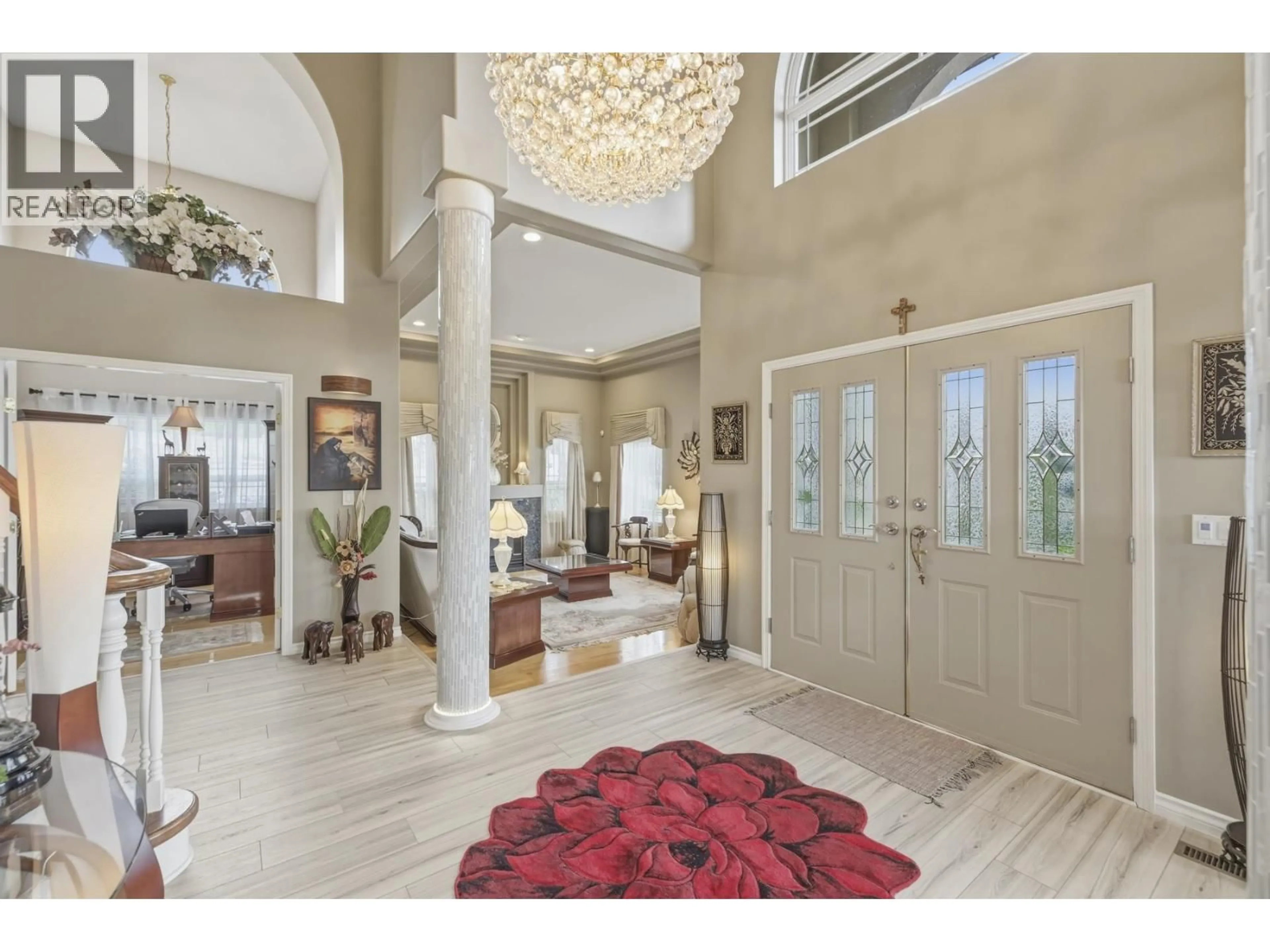 Indoor foyer for 1542 ALPINE LANE, Coquitlam British Columbia V3E3A5