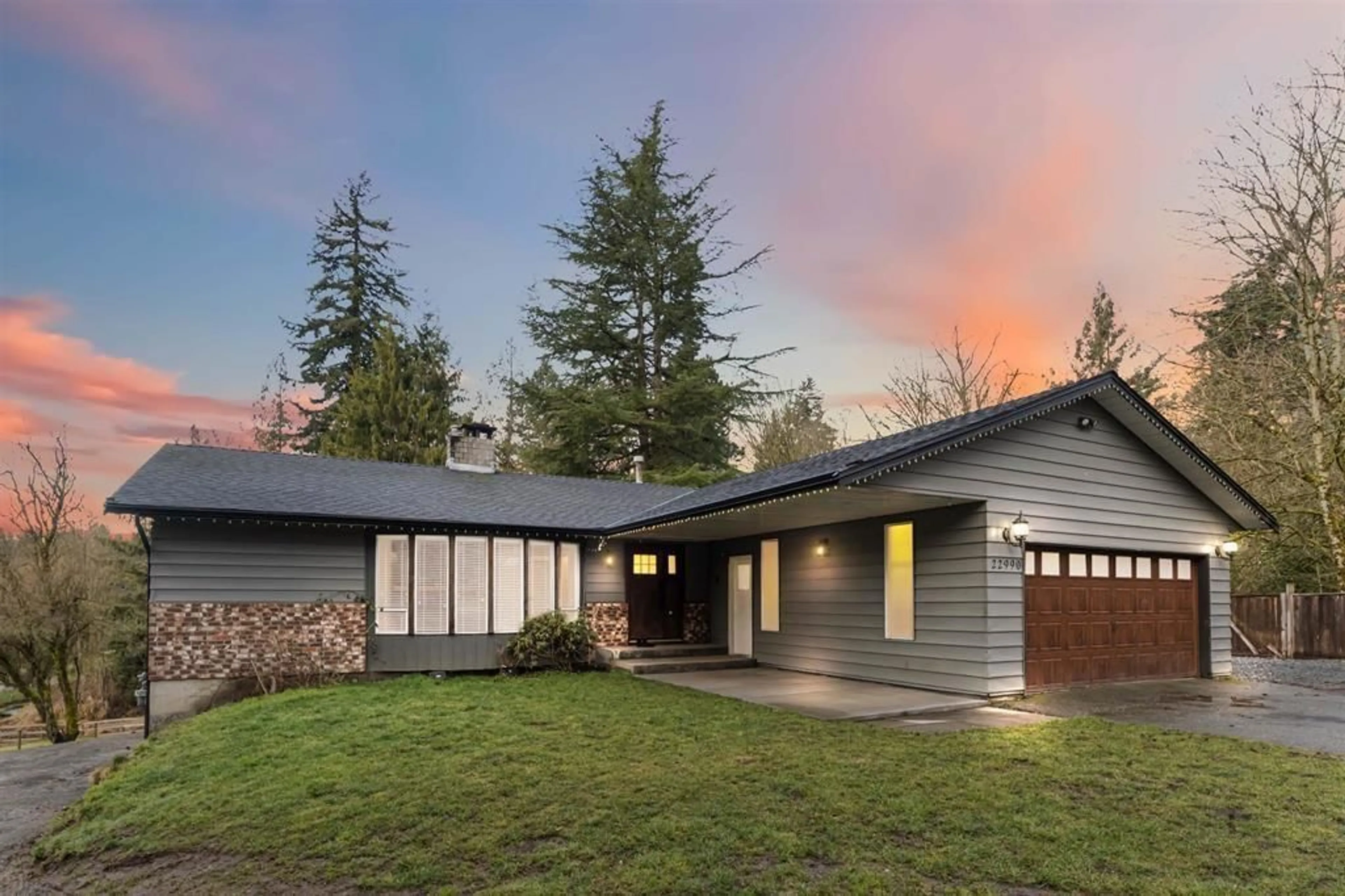 Home with vinyl exterior material, unknown for 22990 70A AVENUE, Langley British Columbia V2Y2J9