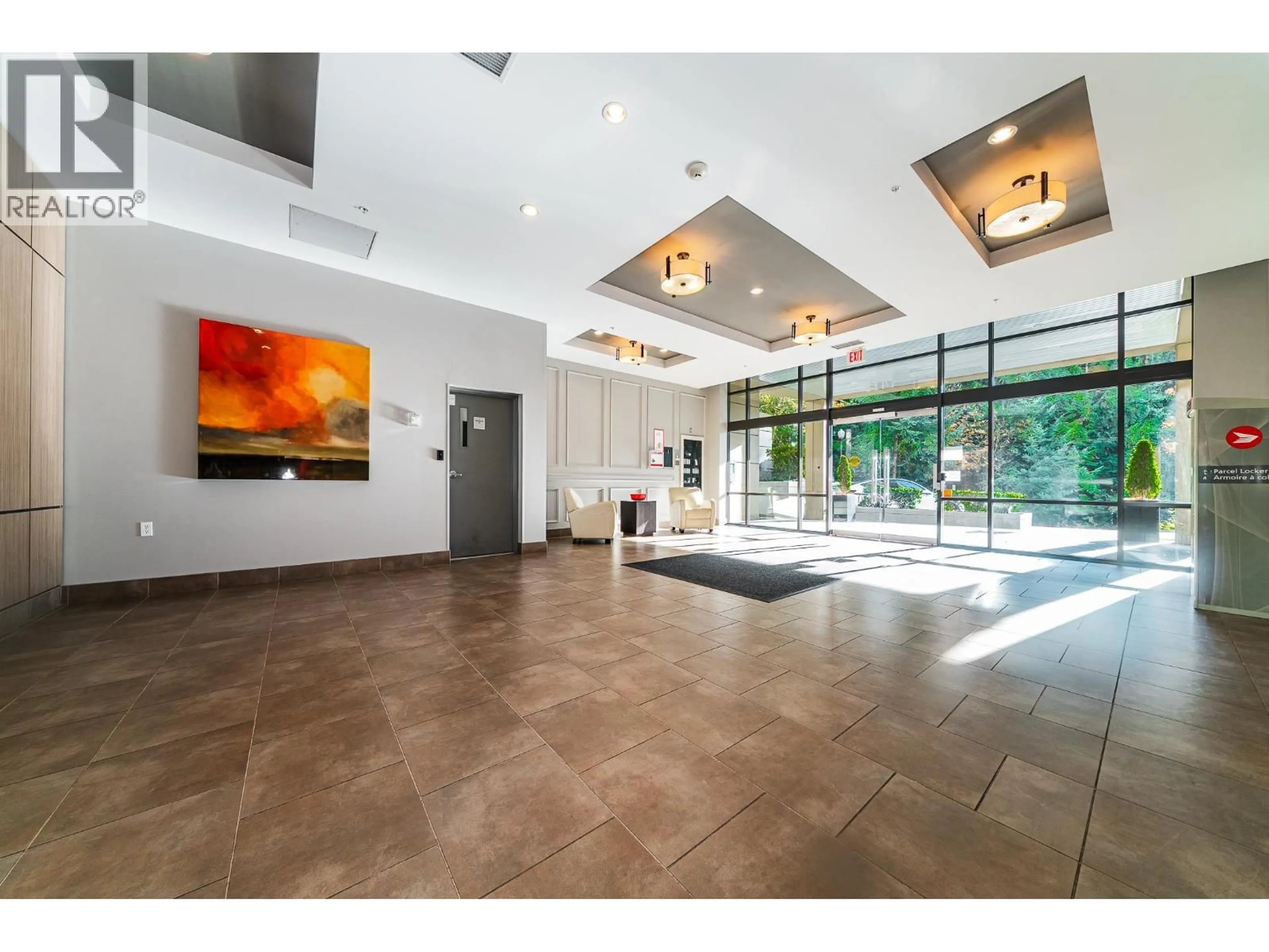 Indoor foyer for 1004 - 1415 PARKWAY BOULEVARD, Coquitlam British Columbia V3E0C7