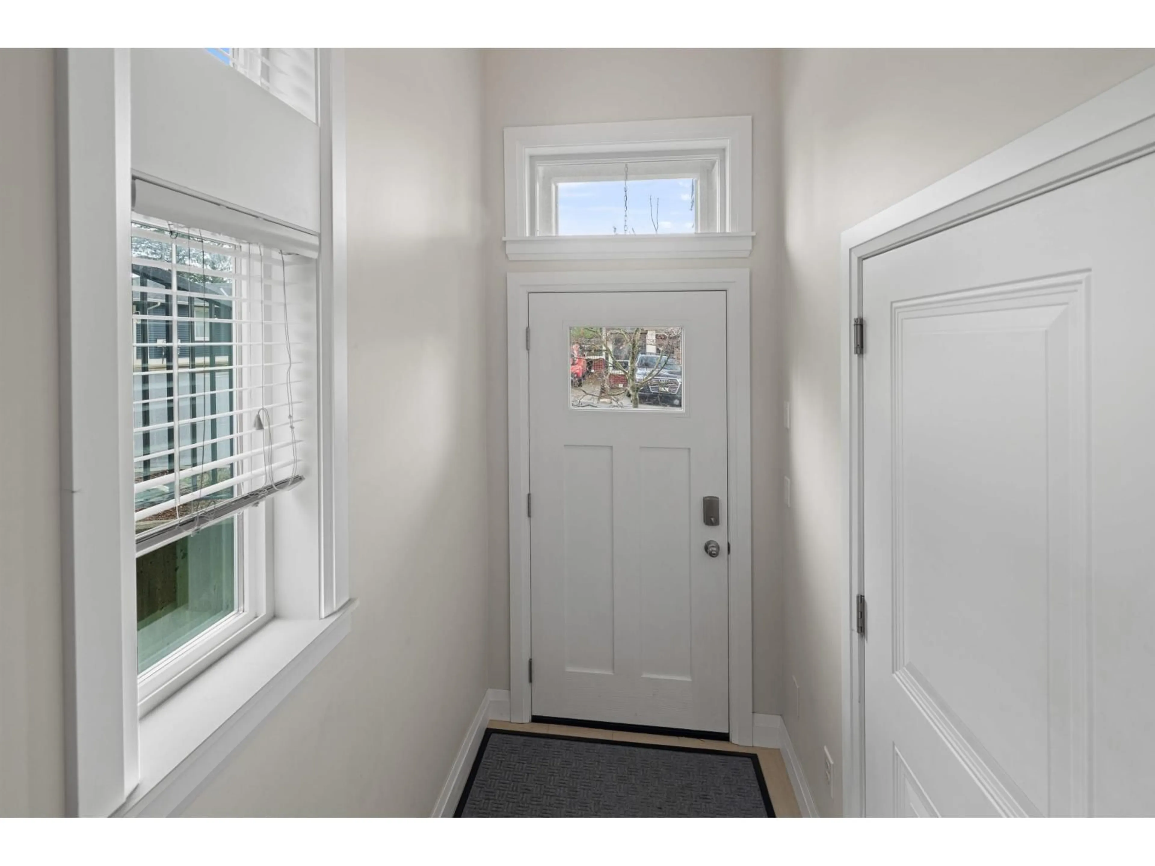 Indoor entryway for 48 - 6026 LINDEMAN STREET, Chilliwack British Columbia V2R0W1