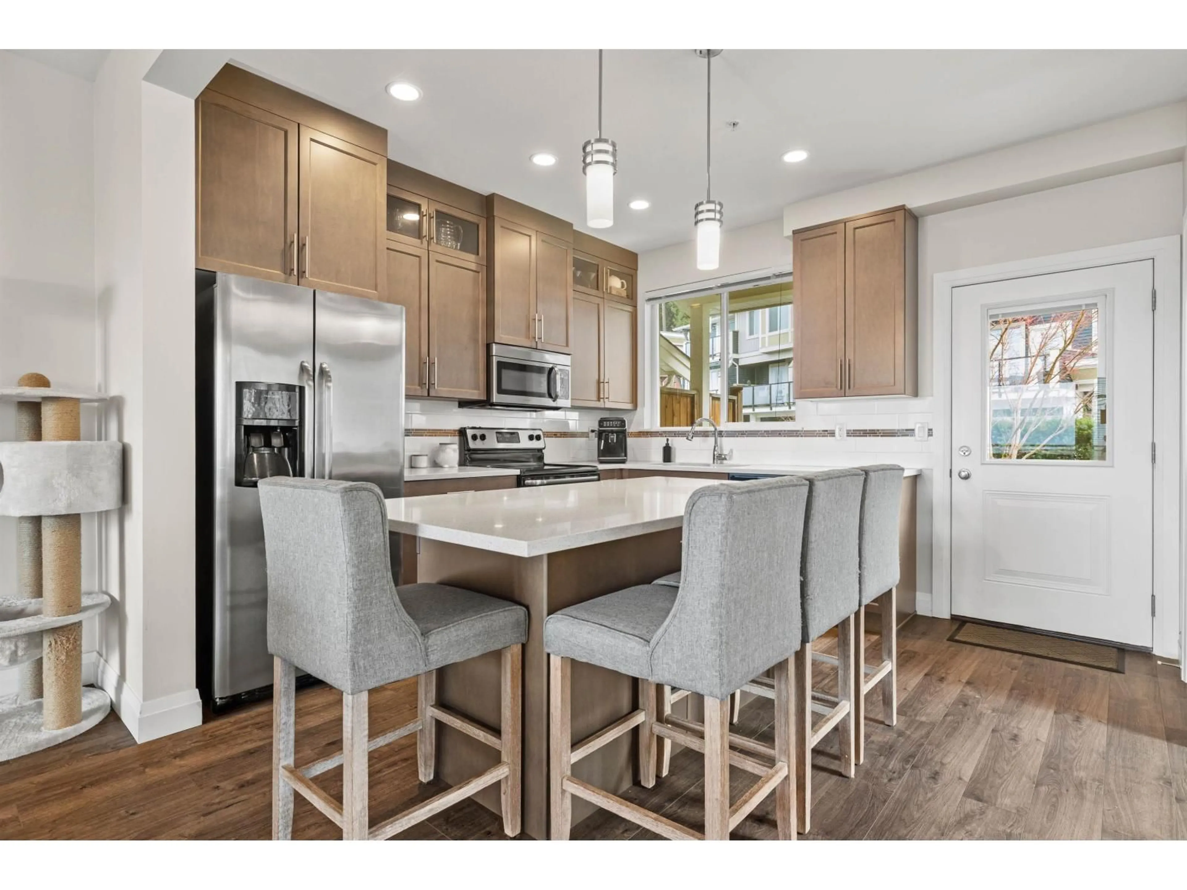 Open concept kitchen, wood/laminate floor for 48 - 6026 LINDEMAN STREET, Chilliwack British Columbia V2R0W1