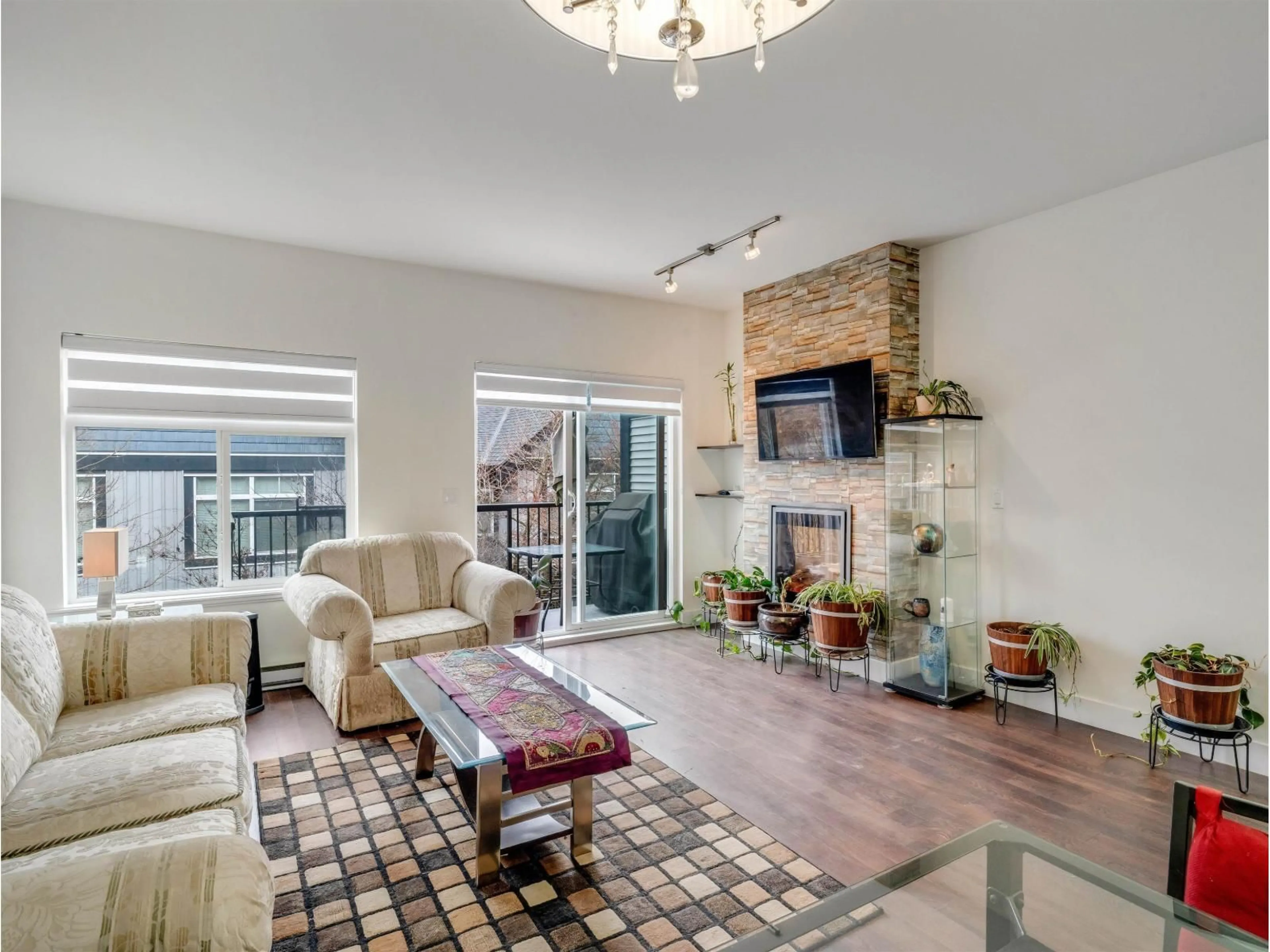 Living room with furniture, unknown for 146 - 6299 144 STREET, Surrey British Columbia V3X1A2