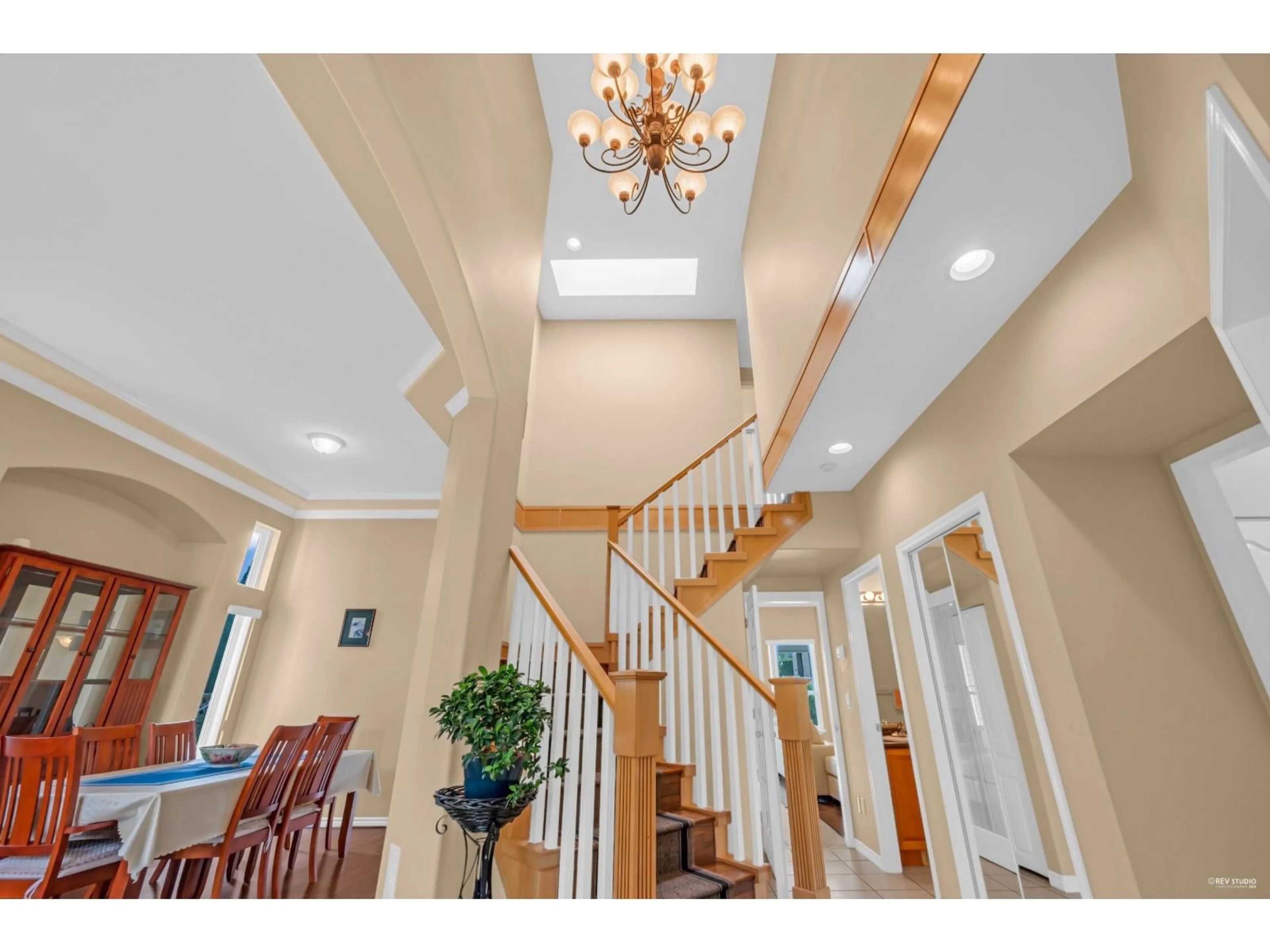 Unknown for 15438 112 AVENUE, Surrey British Columbia V3R6H1