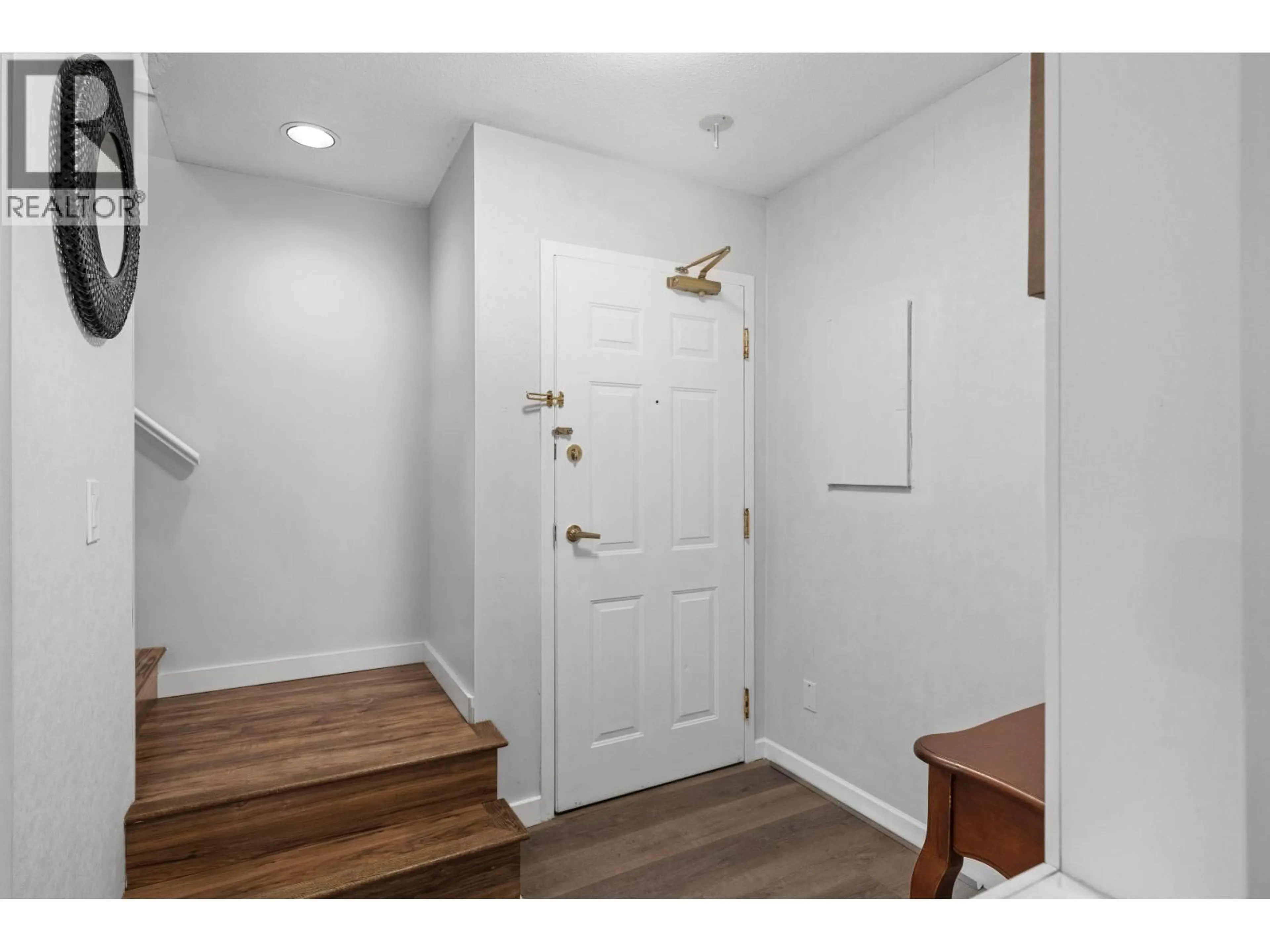 Indoor entryway for 74 - 202 LAVAL STREET, Coquitlam British Columbia V3K6X6