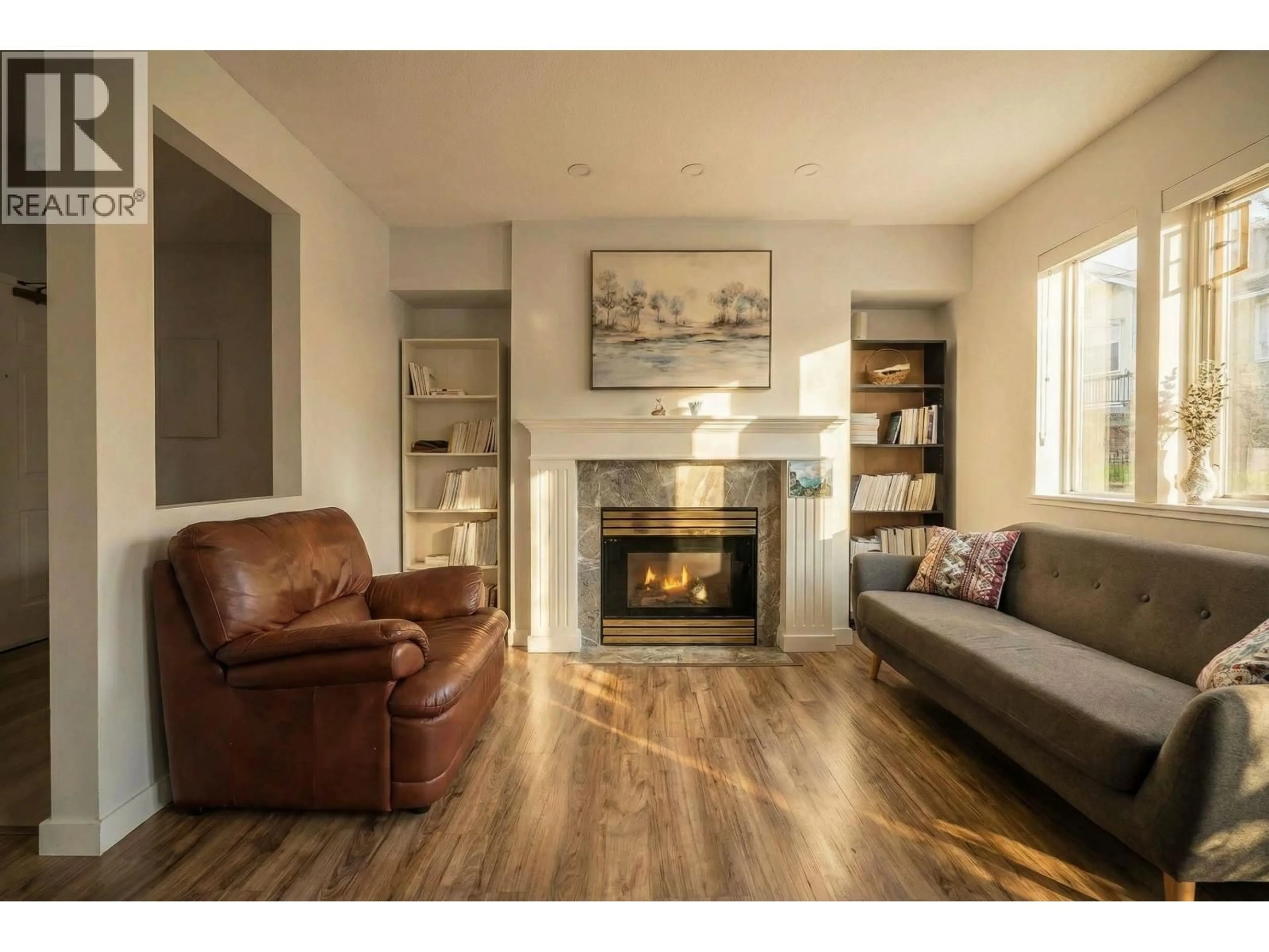 Living room with furniture, wood/laminate floor for 74 - 202 LAVAL STREET, Coquitlam British Columbia V3K6X6