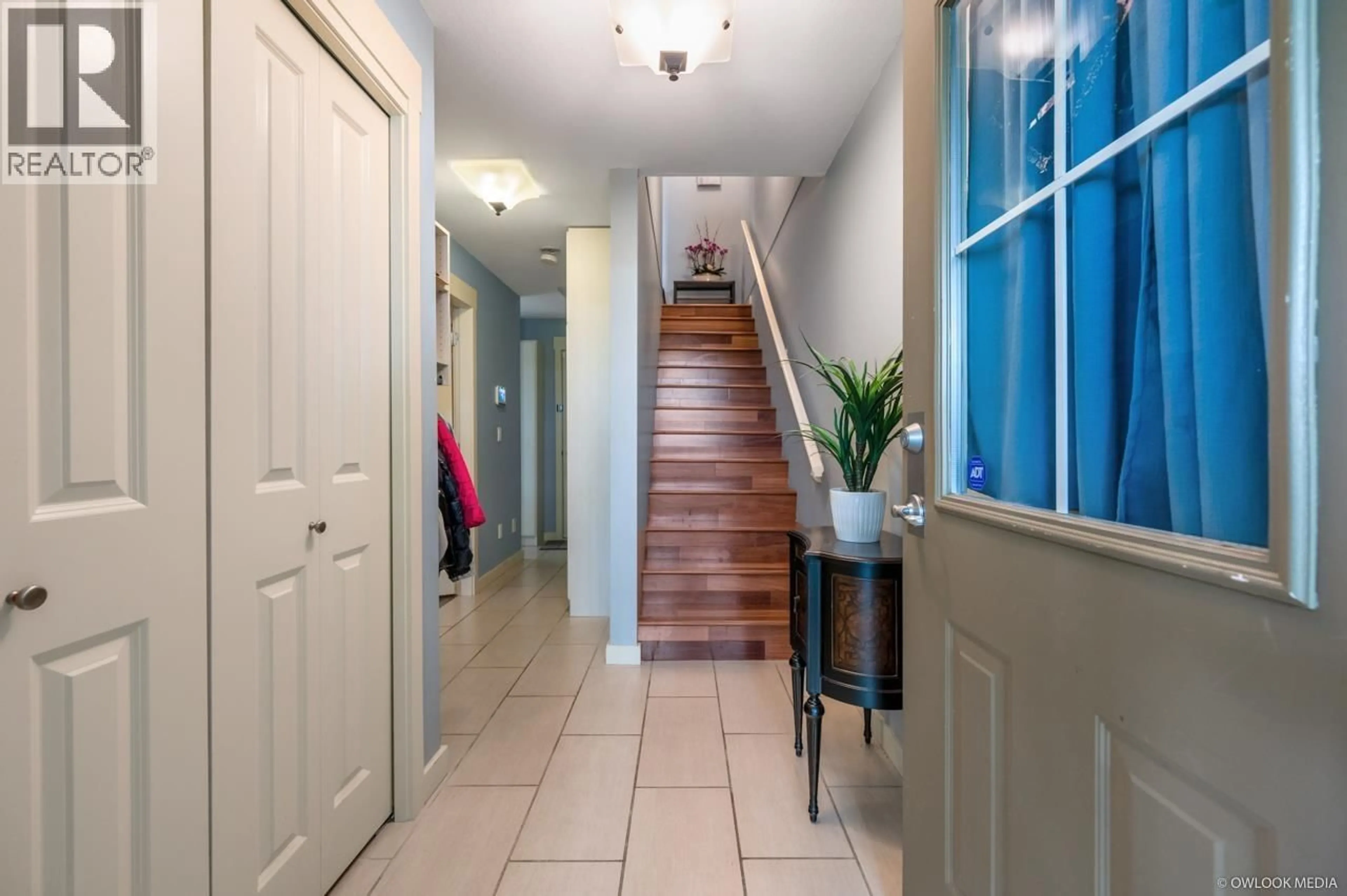Indoor entryway for 41 - 7171 STEVESTON HIGHWAY, Richmond British Columbia V7A5K4