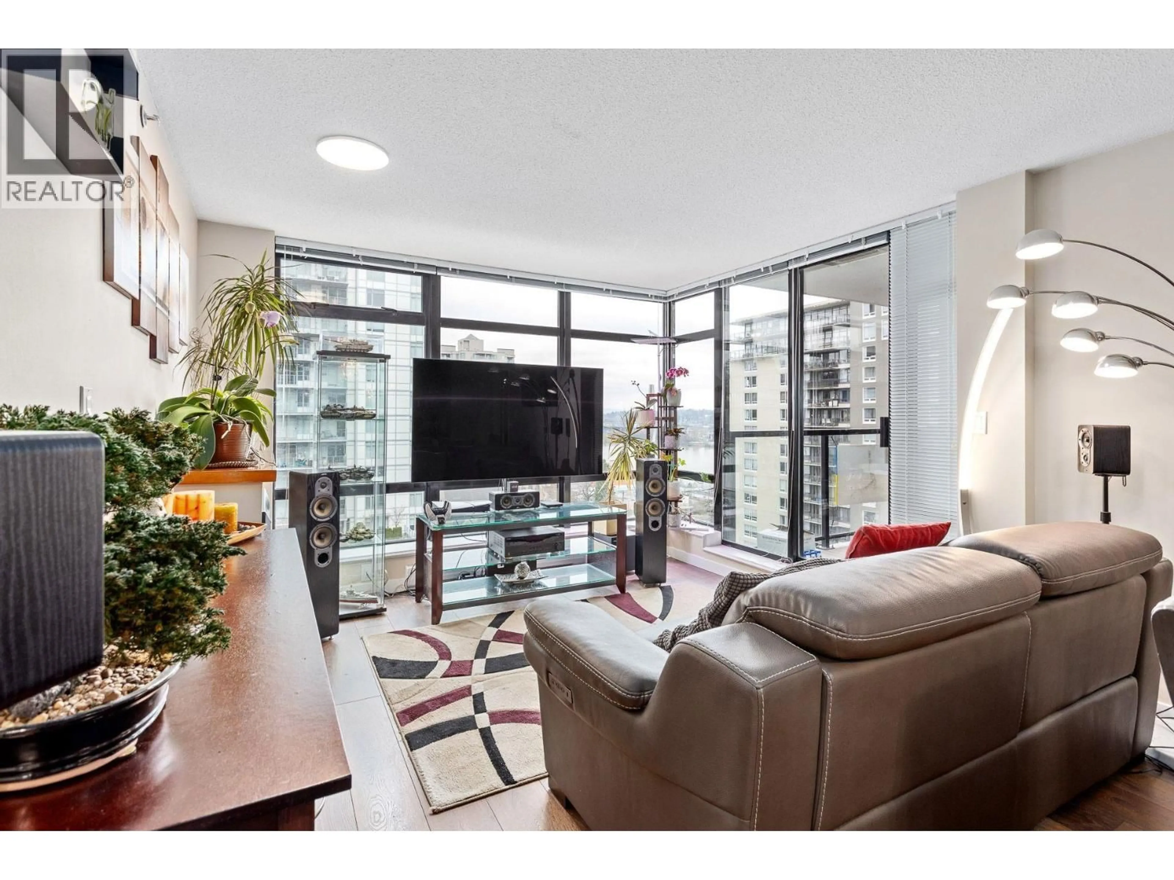 Living room with furniture, unknown for 1106 - 610 VICTORIA STREET, New Westminster British Columbia V3M0A5