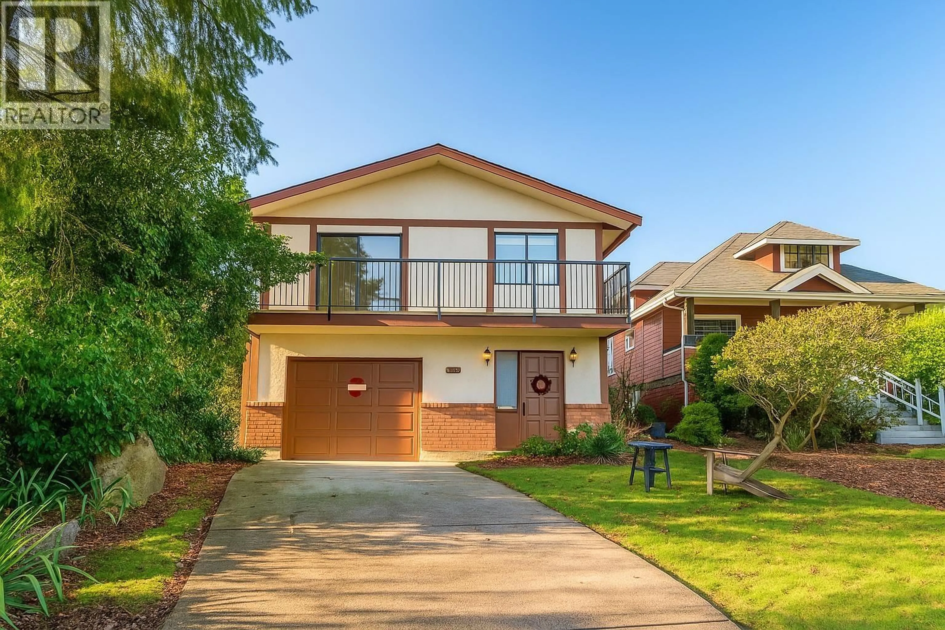 Home with brick exterior material, street for 3003 SUNNYHURST ROAD, North Vancouver British Columbia V7K2G4