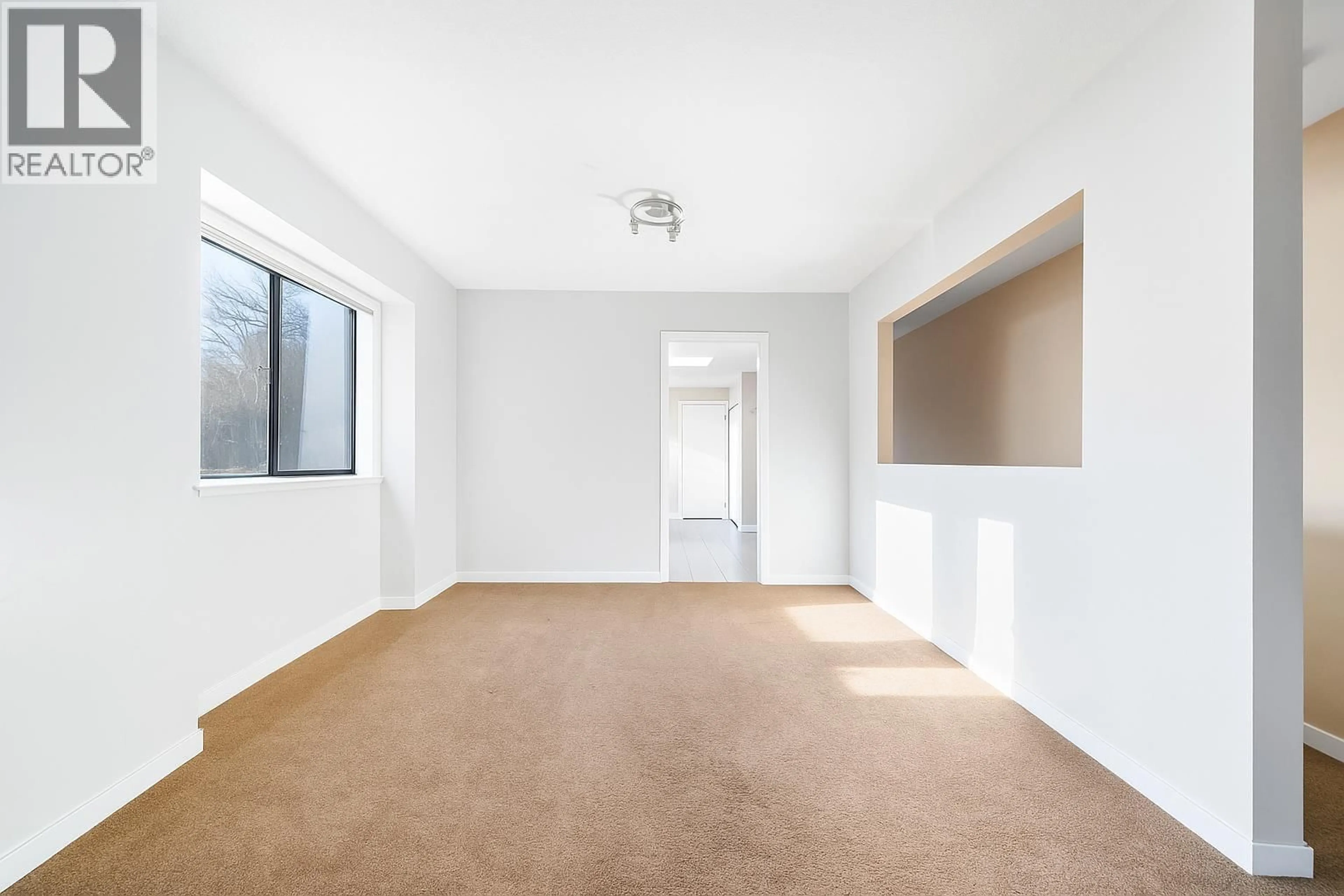 A pic of a room for 3003 SUNNYHURST ROAD, North Vancouver British Columbia V7K2G4