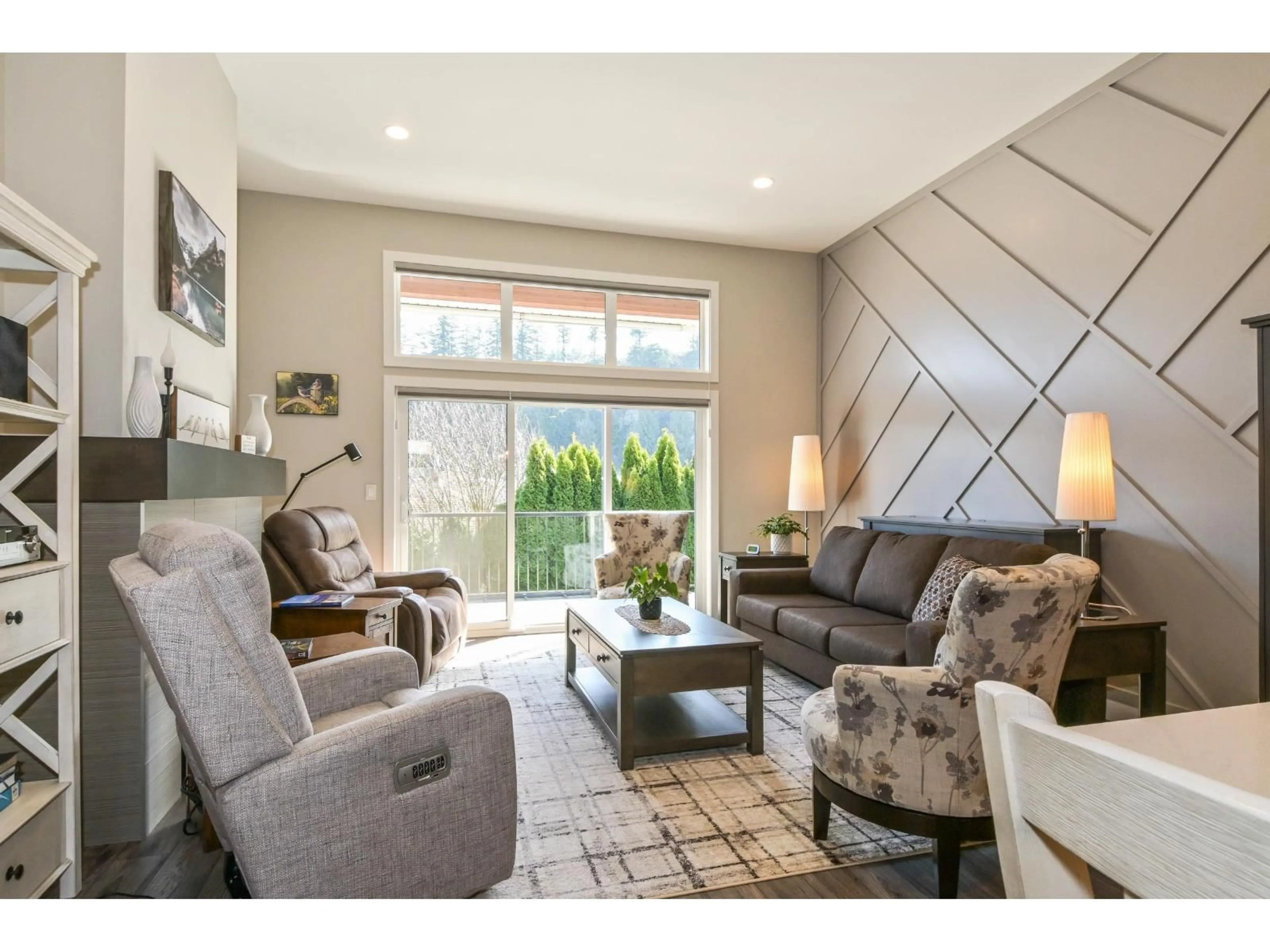 Living room with furniture, unknown for 64 - 46110 THOMAS ROAD, Chilliwack British Columbia V2R2R4