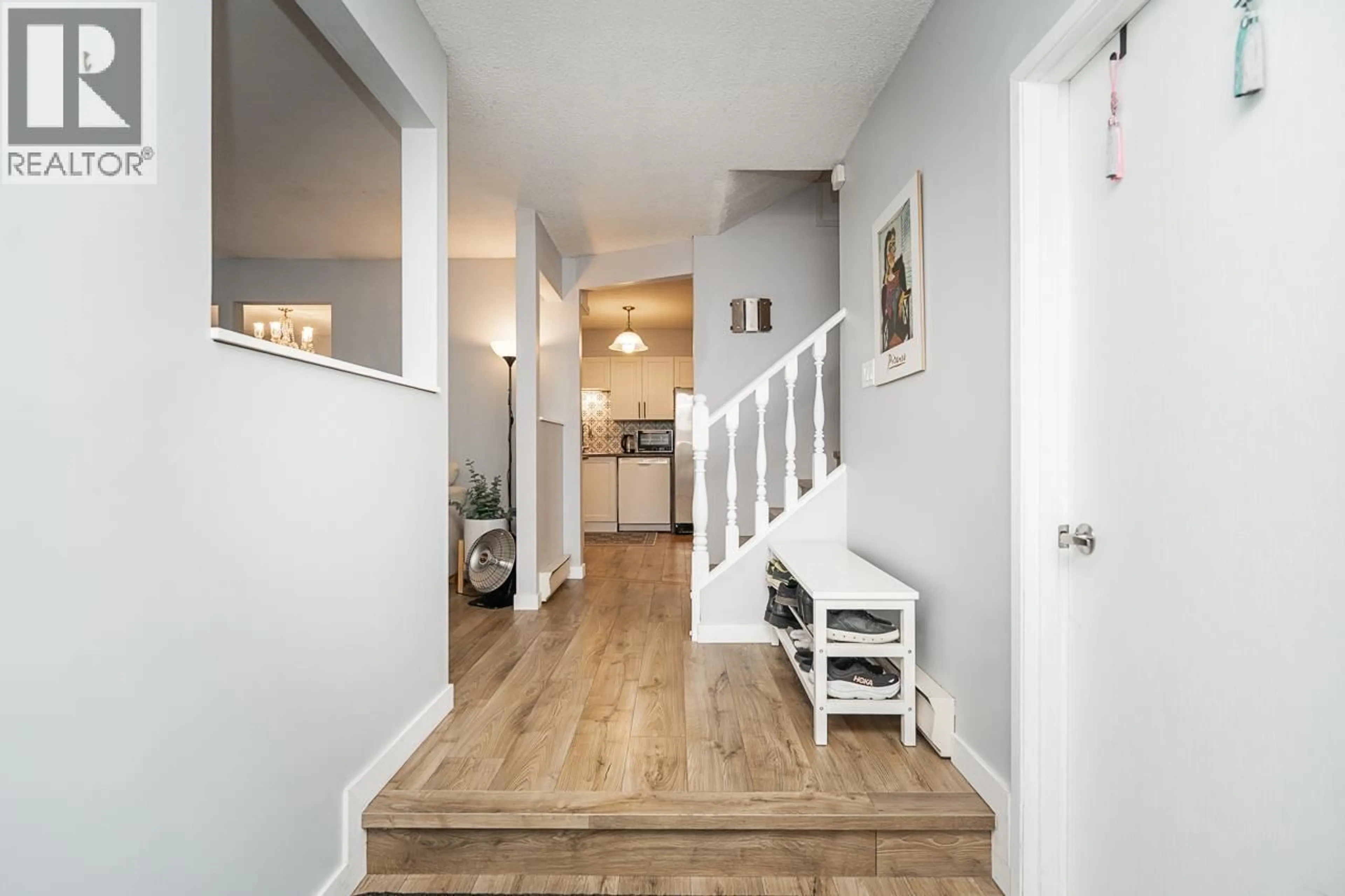 Indoor entryway for 11200 CAMBIE ROAD, Richmond British Columbia V6X1L4