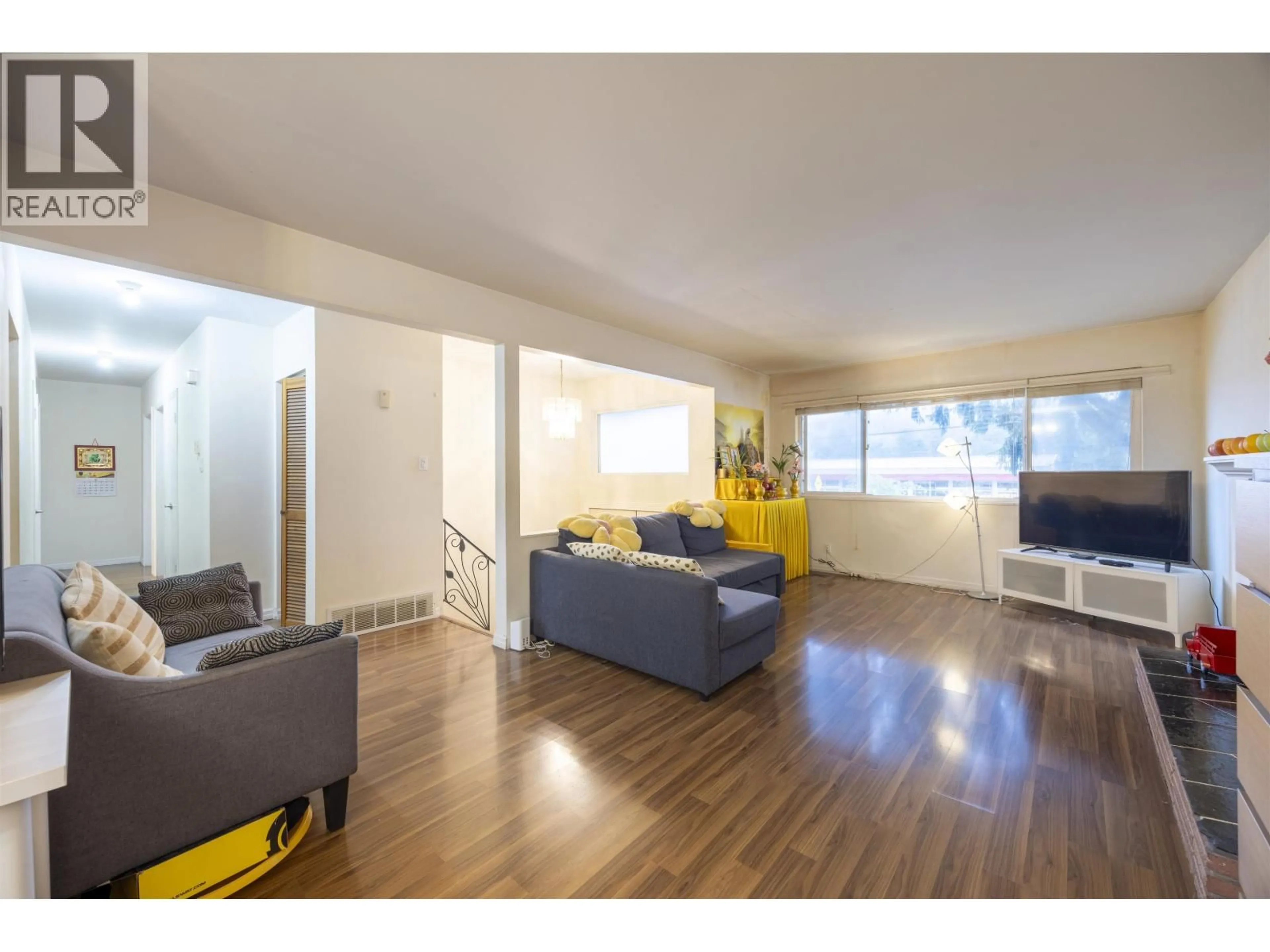 A pic of a room for 675 DUNCAN AVENUE, Burnaby British Columbia V5B4M1