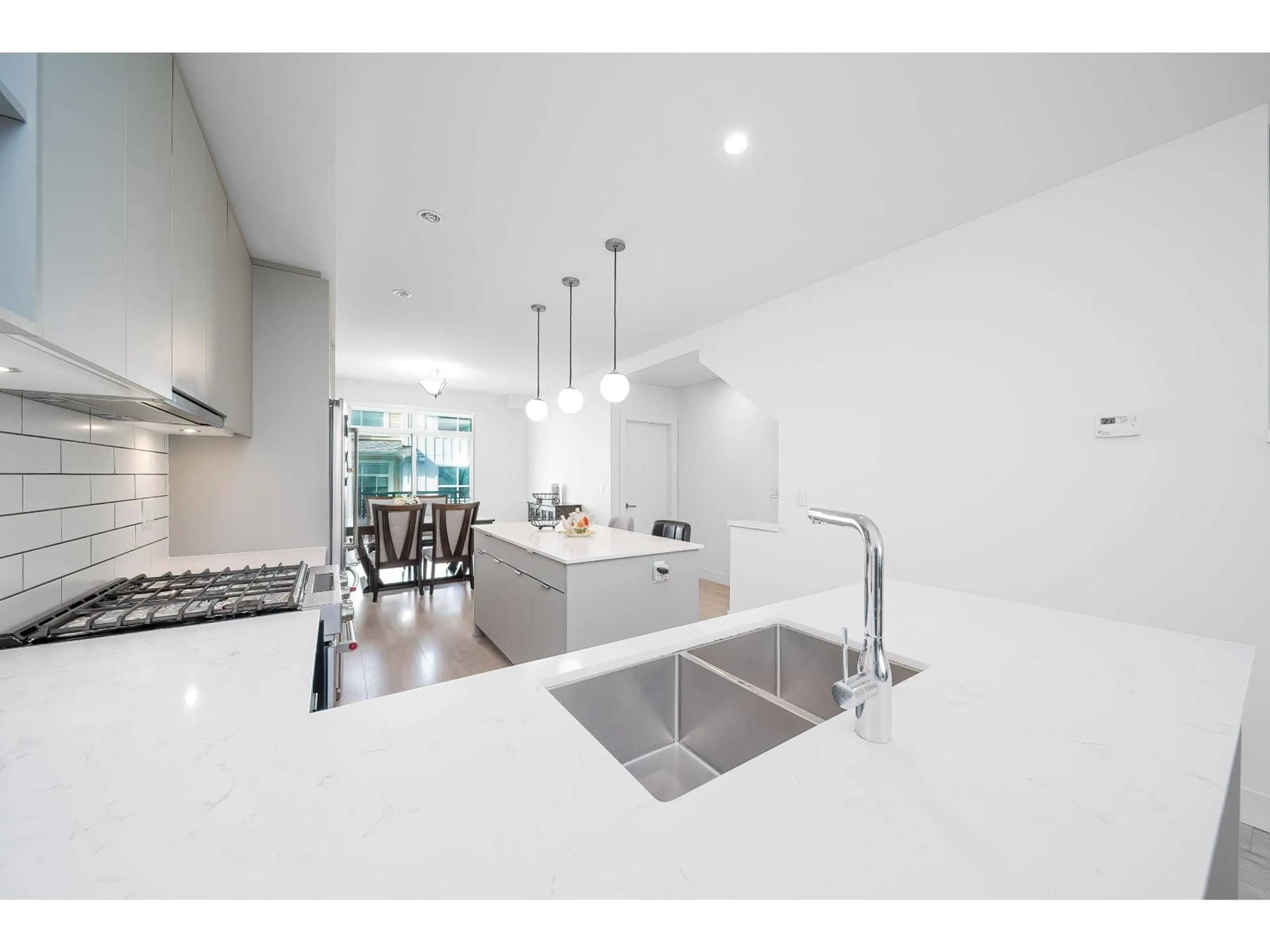 Open concept kitchen, ceramic/tile floor for 50 - 16561 17A AVENUE, Surrey British Columbia V3Z1J3