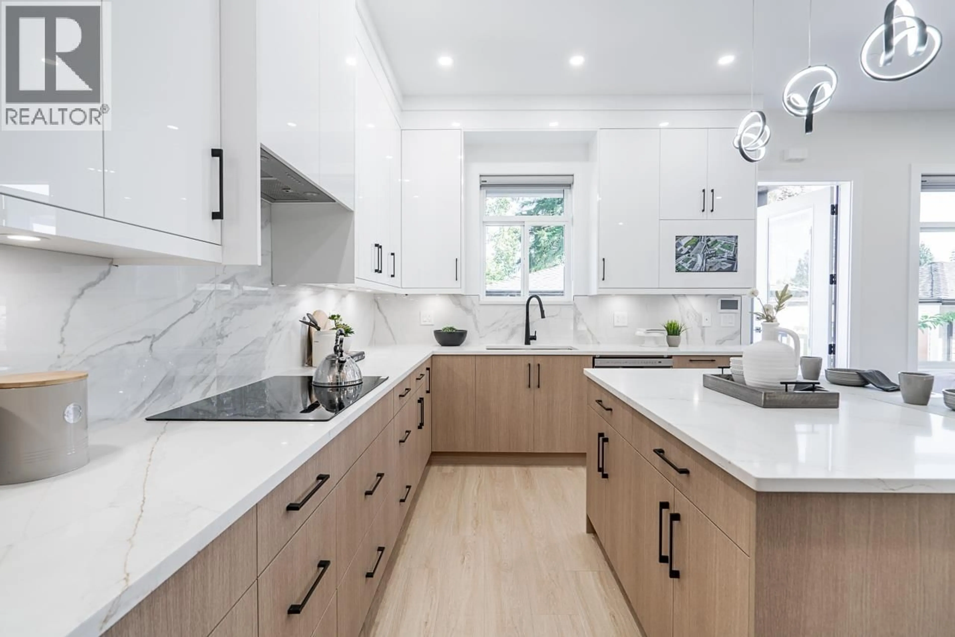 Contemporary kitchen, ceramic/tile floor for 1941 PRAIRIE AVENUE, Port Coquitlam British Columbia V3B1V5