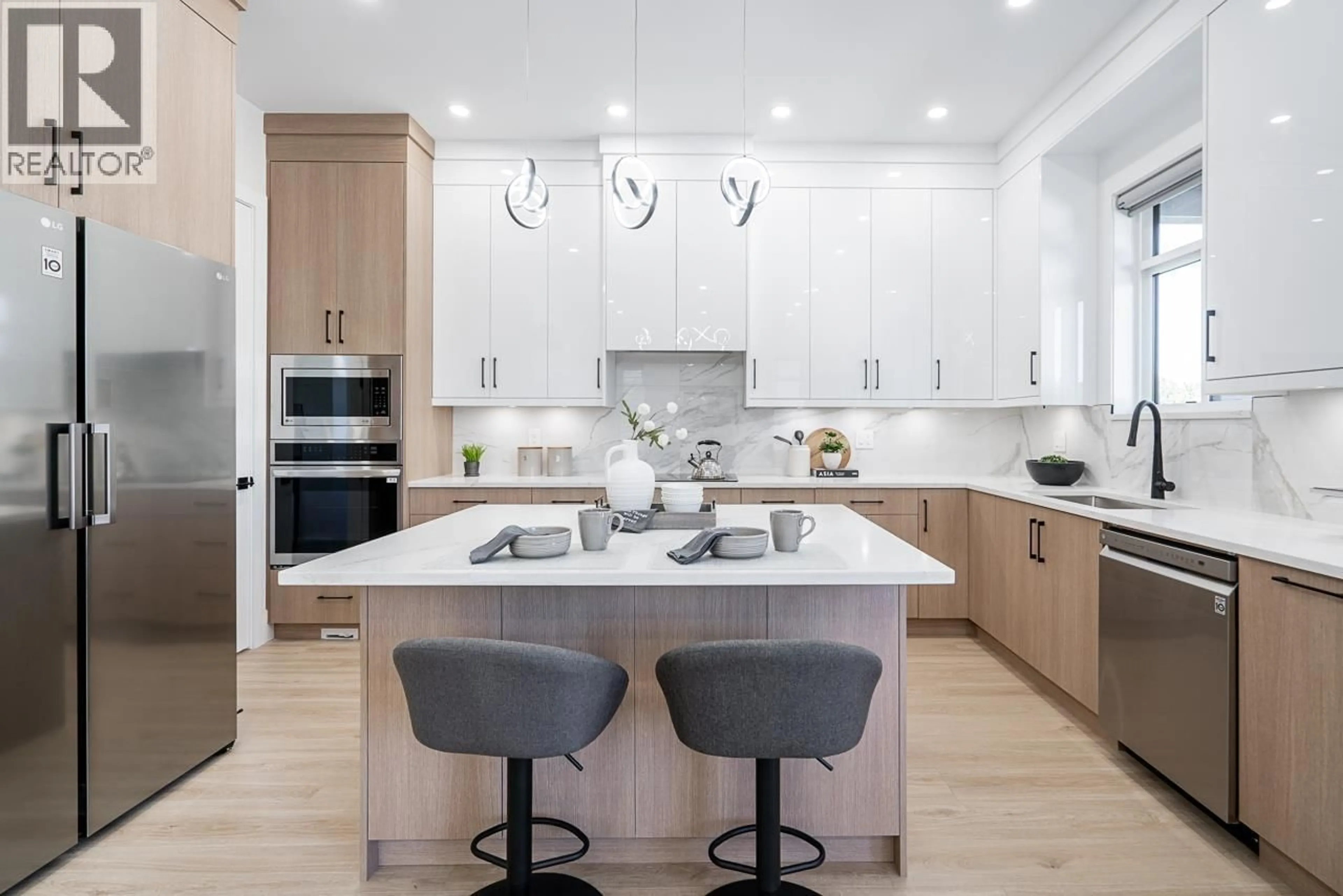 Contemporary kitchen, unknown for 1941 PRAIRIE AVENUE, Port Coquitlam British Columbia V3B1V5