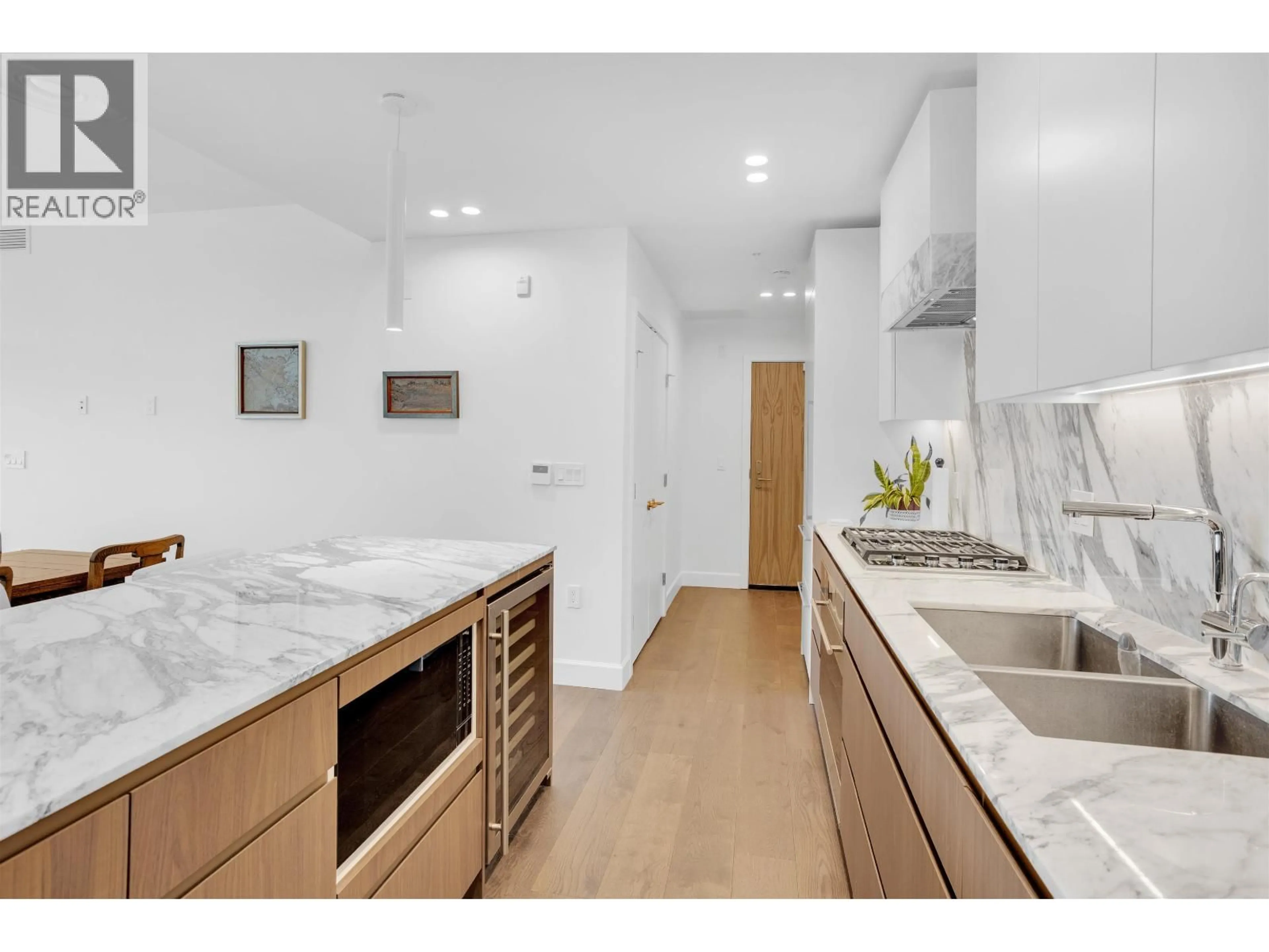 Unknown for 307 - 3668 10TH AVENUE, Vancouver British Columbia V6R2G3