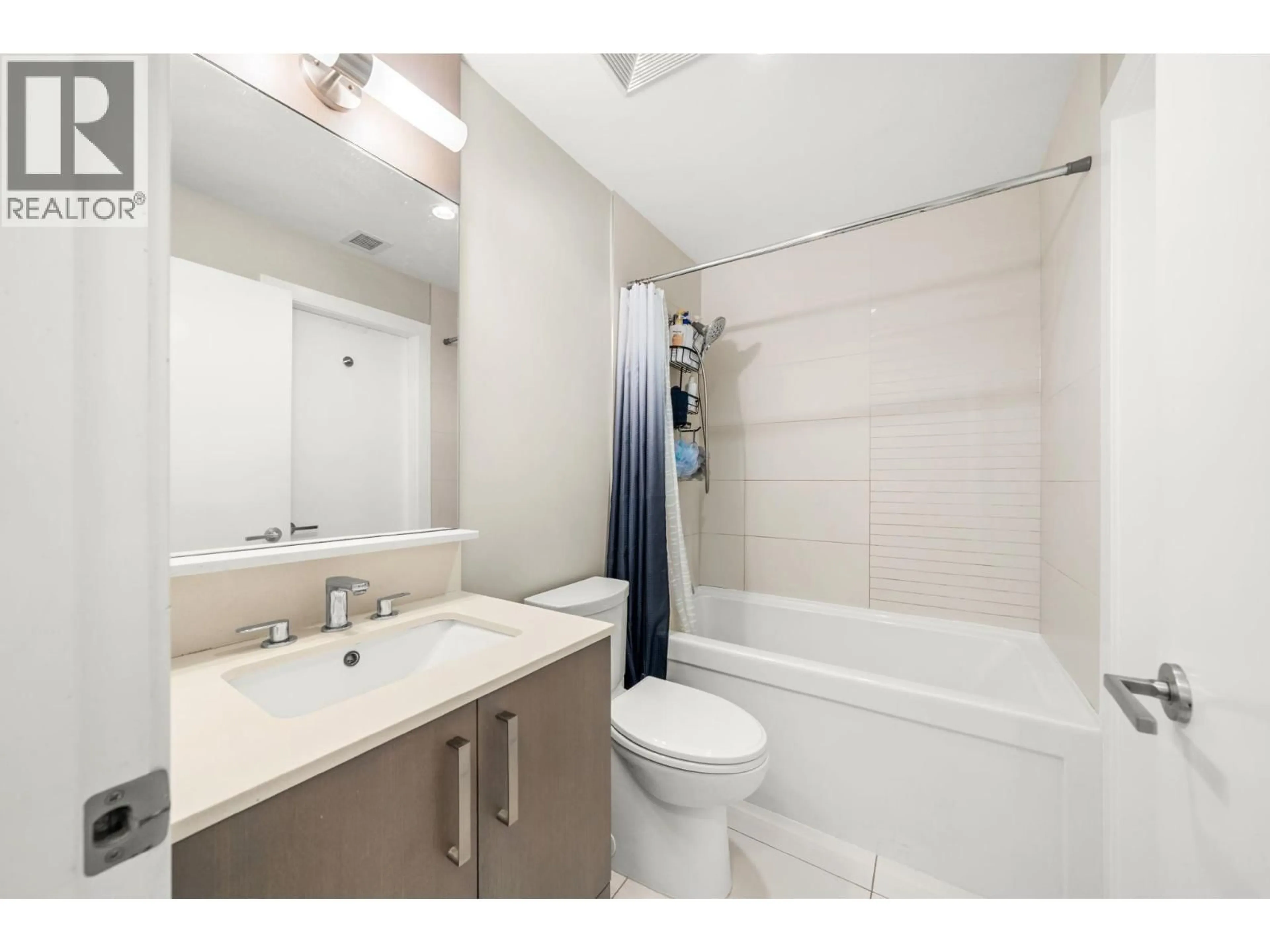 Standard bathroom, ceramic/tile floor for 313 - 10155 RIVER DRIVE, Richmond British Columbia V6X0L3