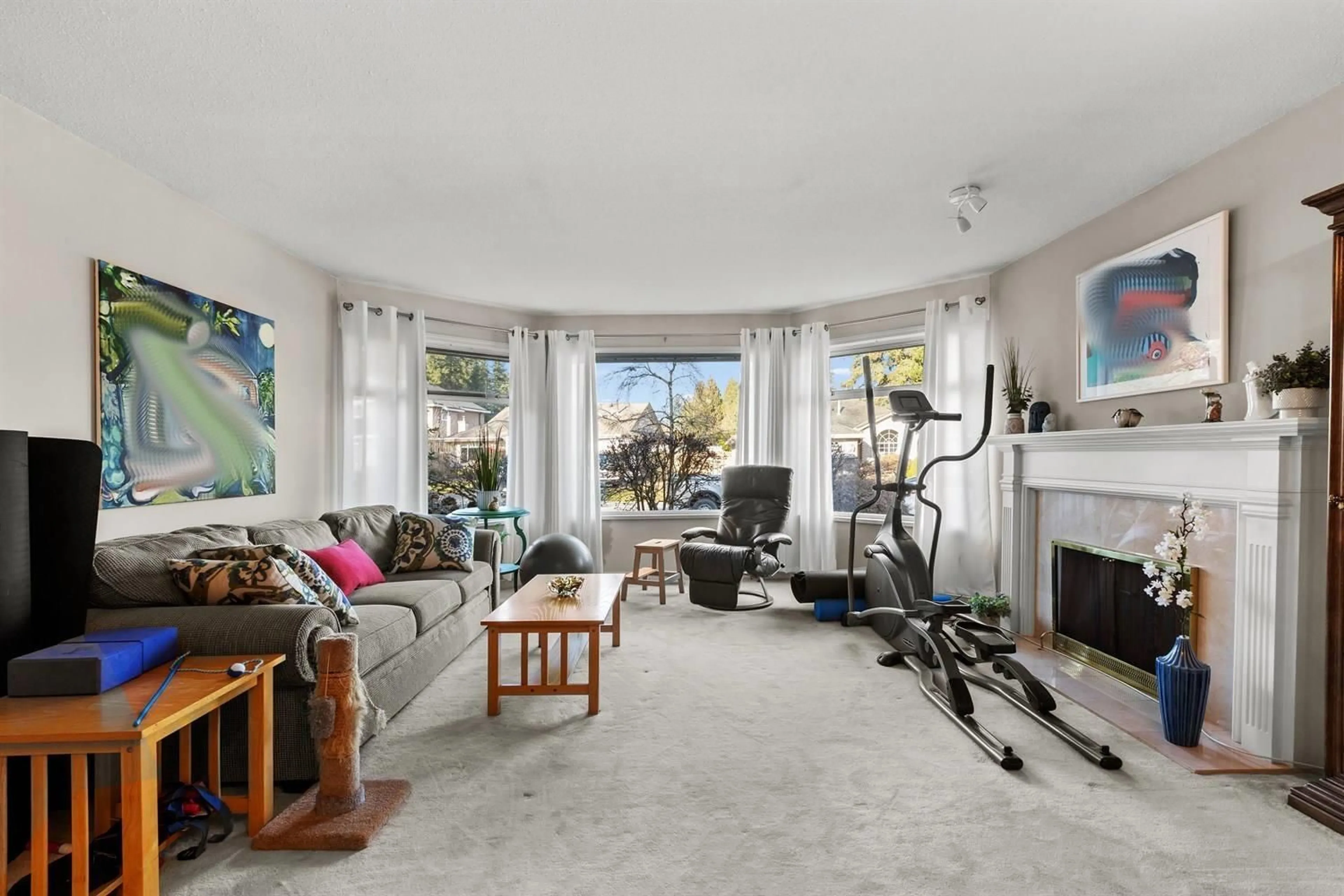 Living room with furniture, unknown for 16328 108A AVENUE, Surrey British Columbia V4N1N8