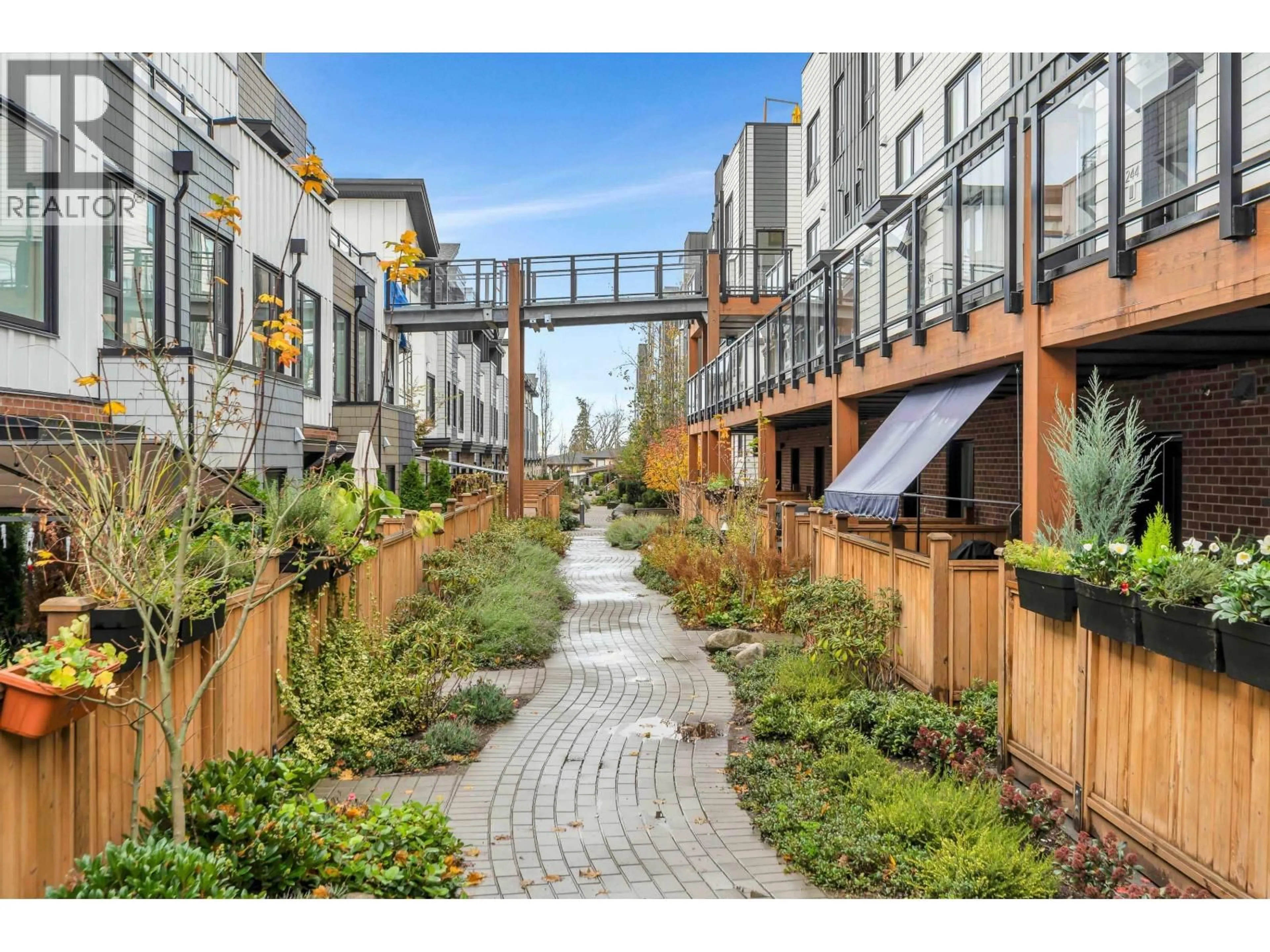 Patio, street for 146 - 545 2ND STREET, North Vancouver British Columbia V7L1E1