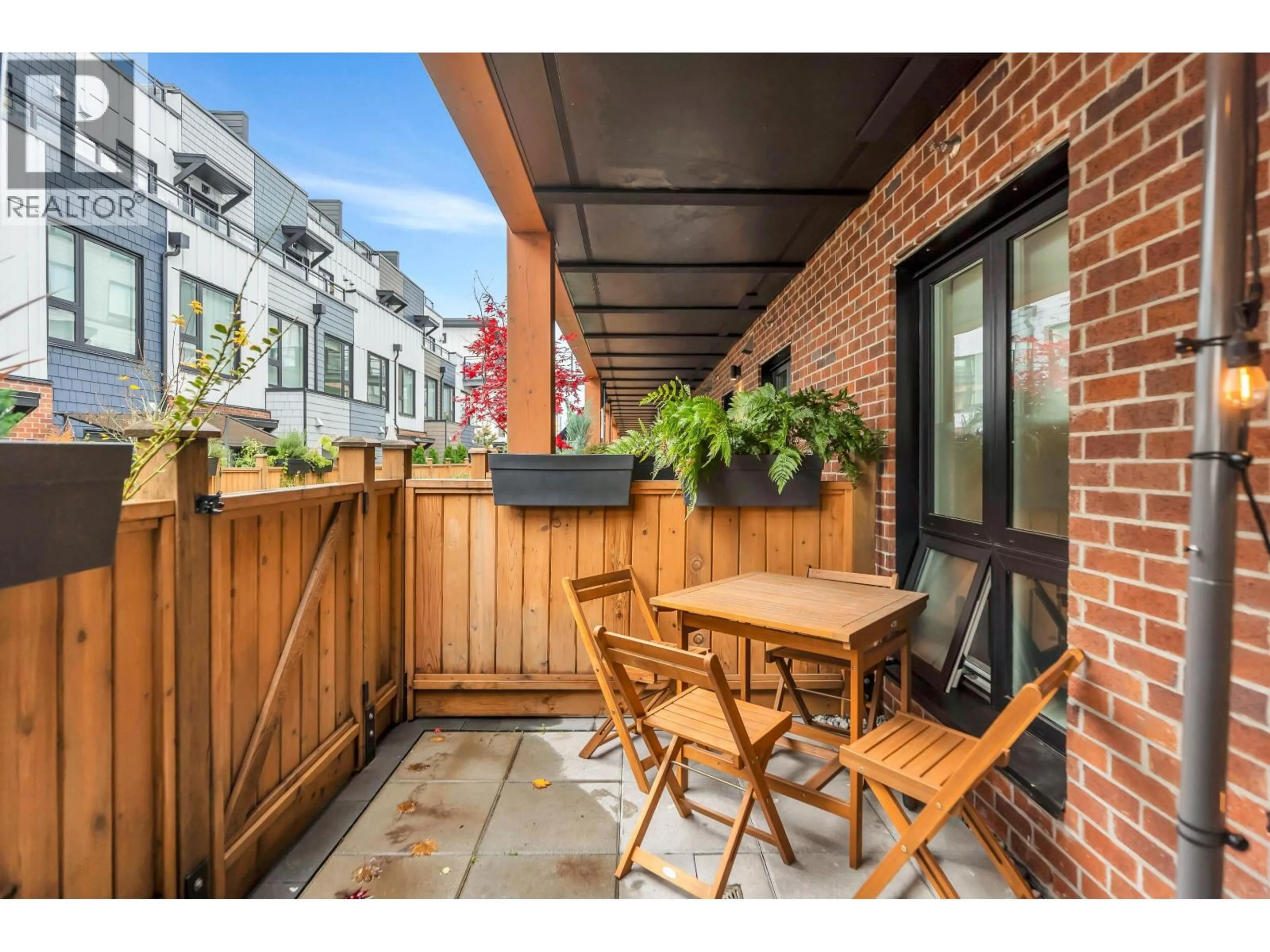 Patio, street for 146 - 545 2ND STREET, North Vancouver British Columbia V7L1E1