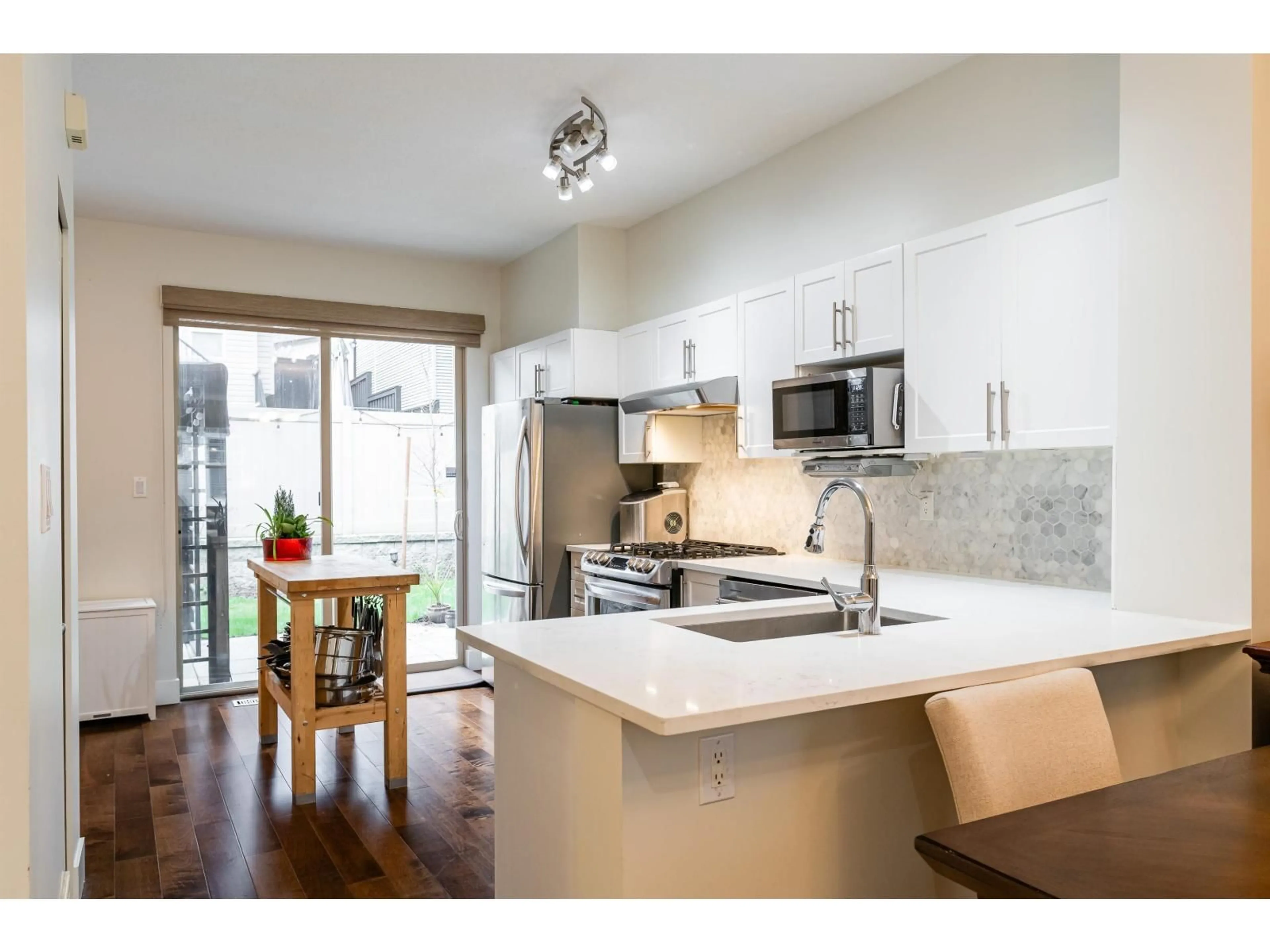 Open concept kitchen, unknown for 80 - 15152 62A AVENUE, Surrey British Columbia V3S1V1