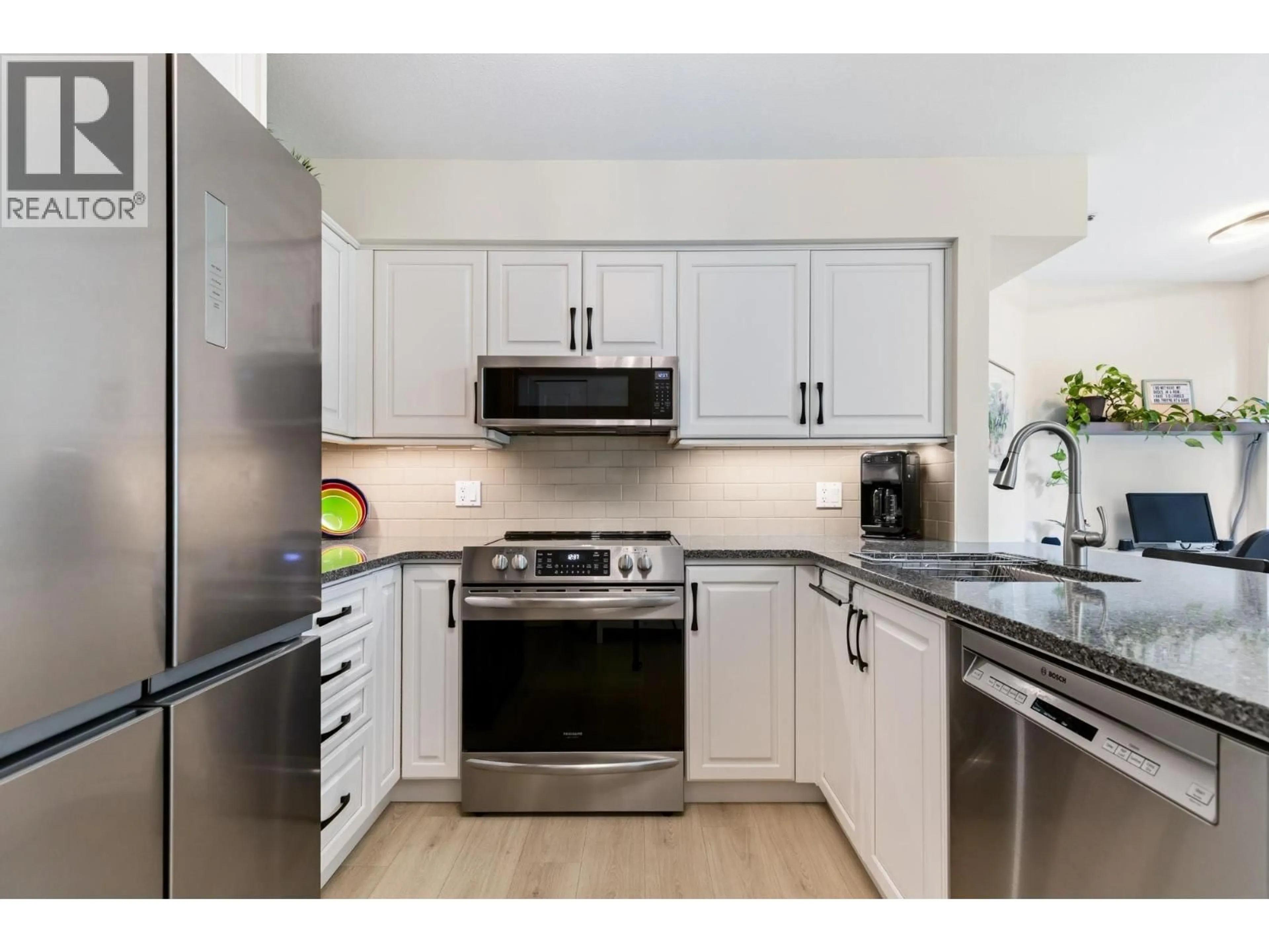 Standard kitchen, unknown for 201 - 180 RAVINE DRIVE, Port Moody British Columbia V3H4Z3