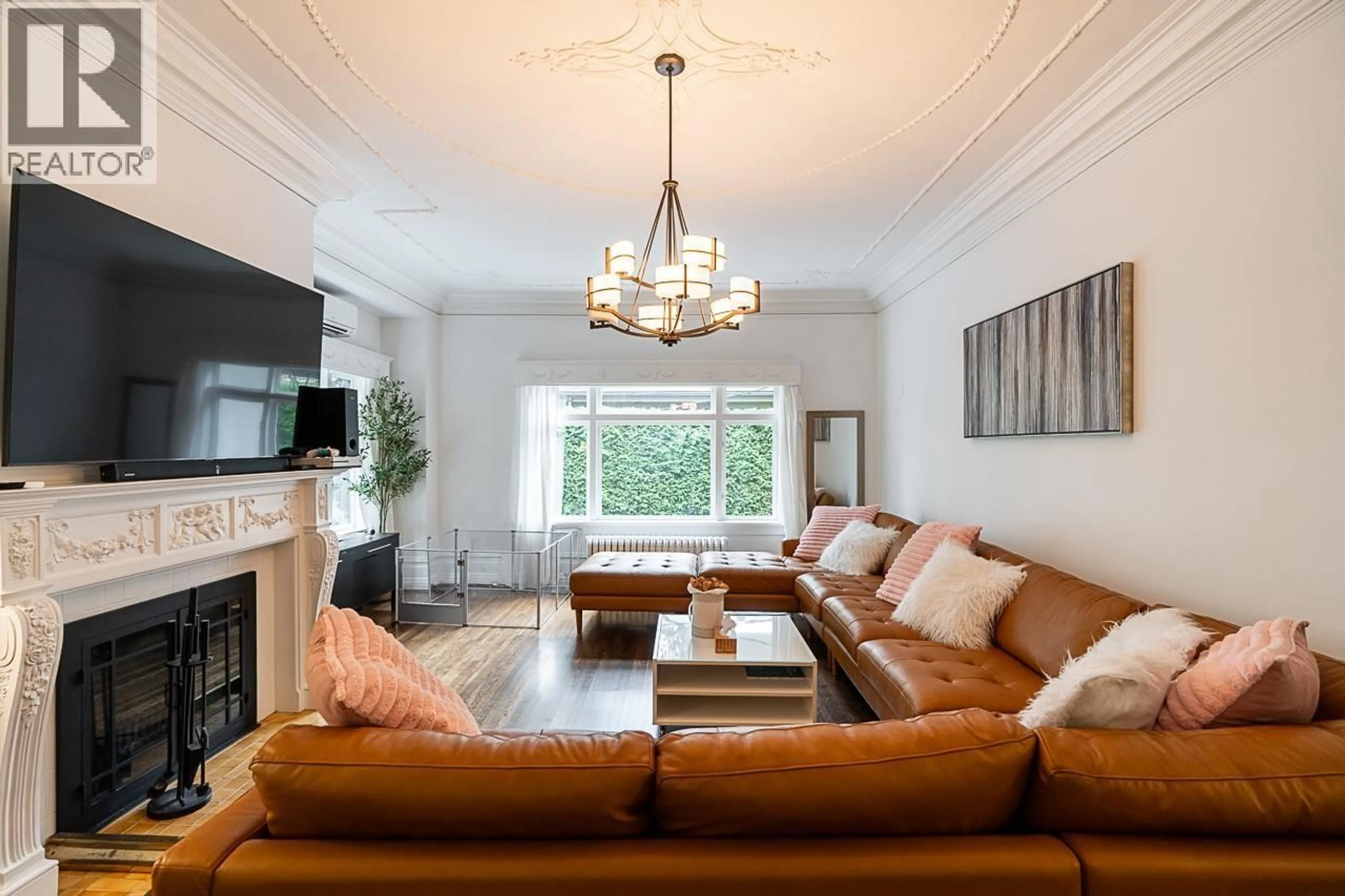 Living room with furniture, unknown for 1 - 1055 WOLFE AVENUE, Vancouver British Columbia V6H1V6