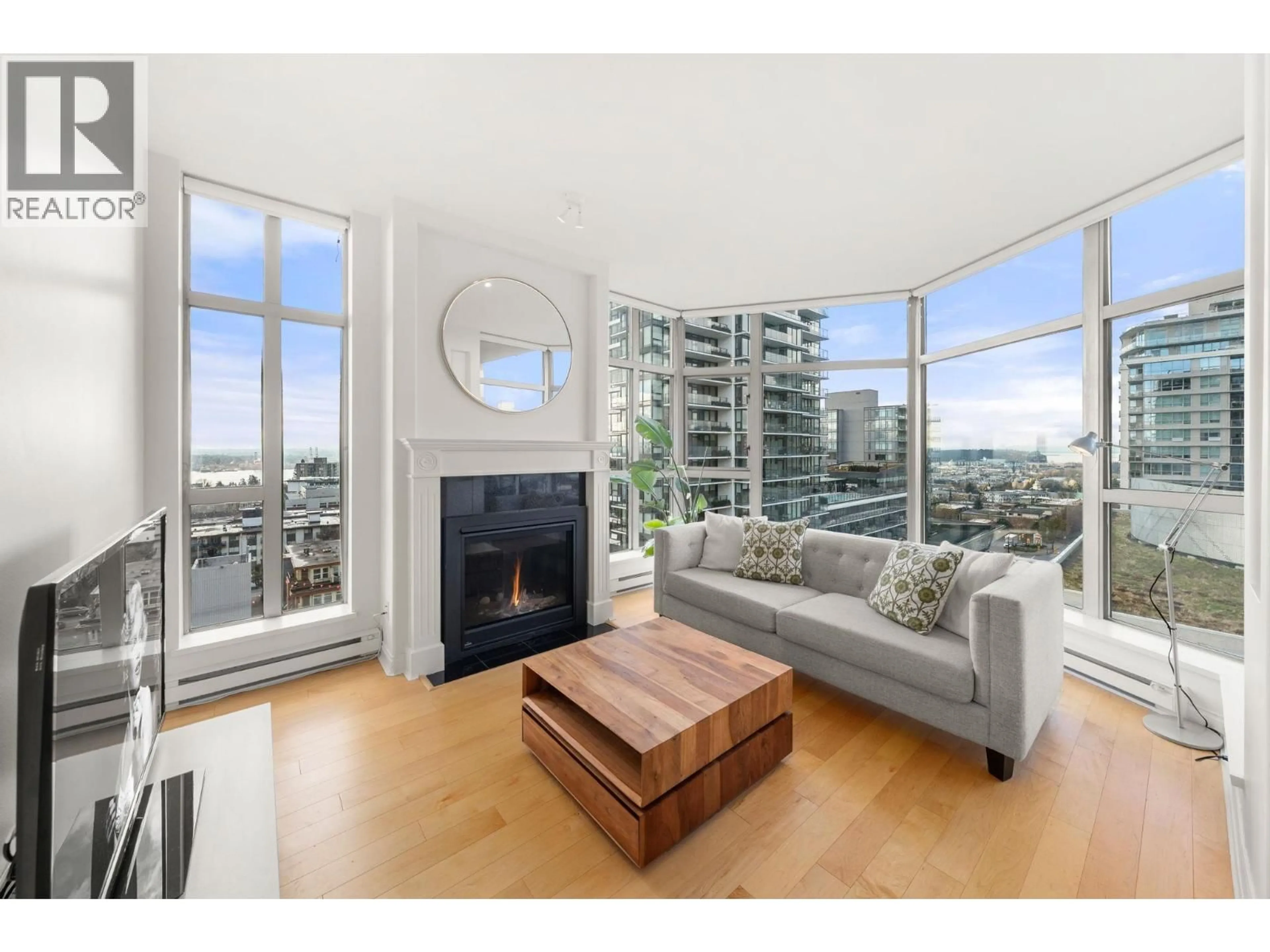 Living room with furniture, unknown for 1006 - 160 13TH STREET, North Vancouver British Columbia V7L2L5