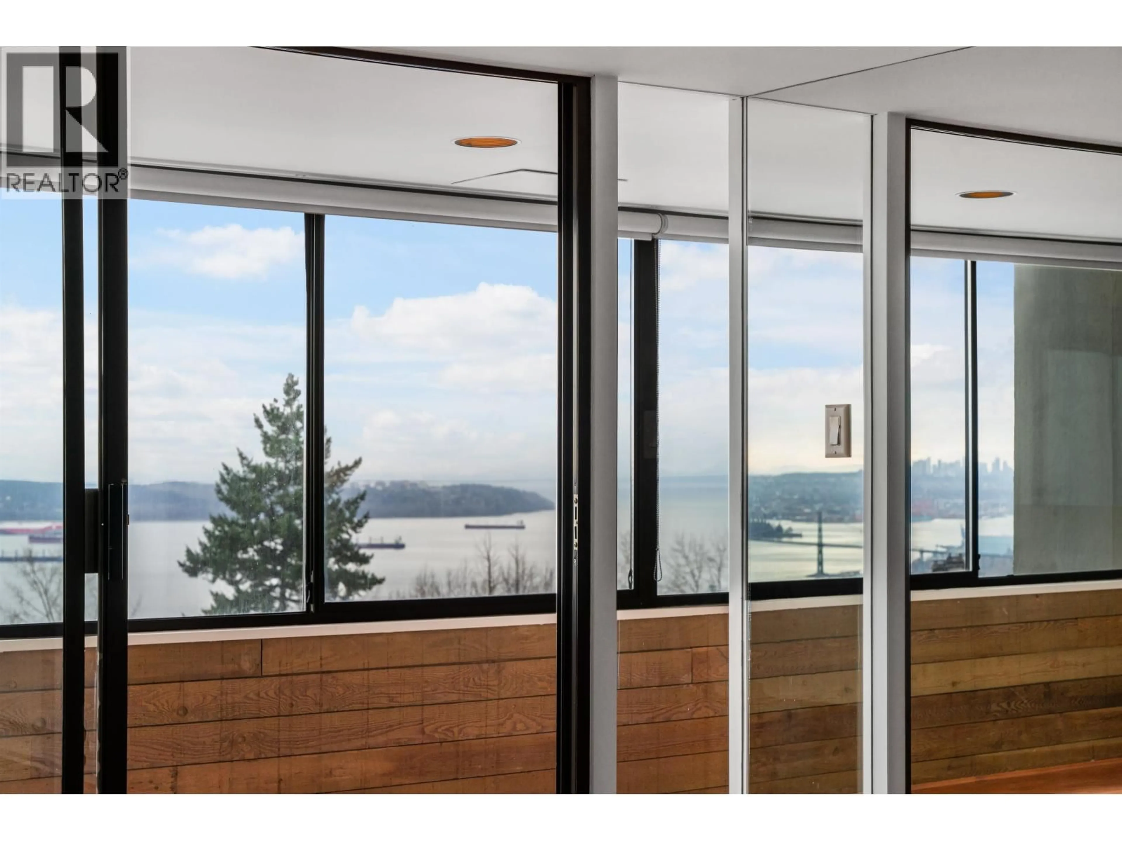 Unknown for 63 - 2212 FOLKESTONE WAY, West Vancouver British Columbia V7S2X7