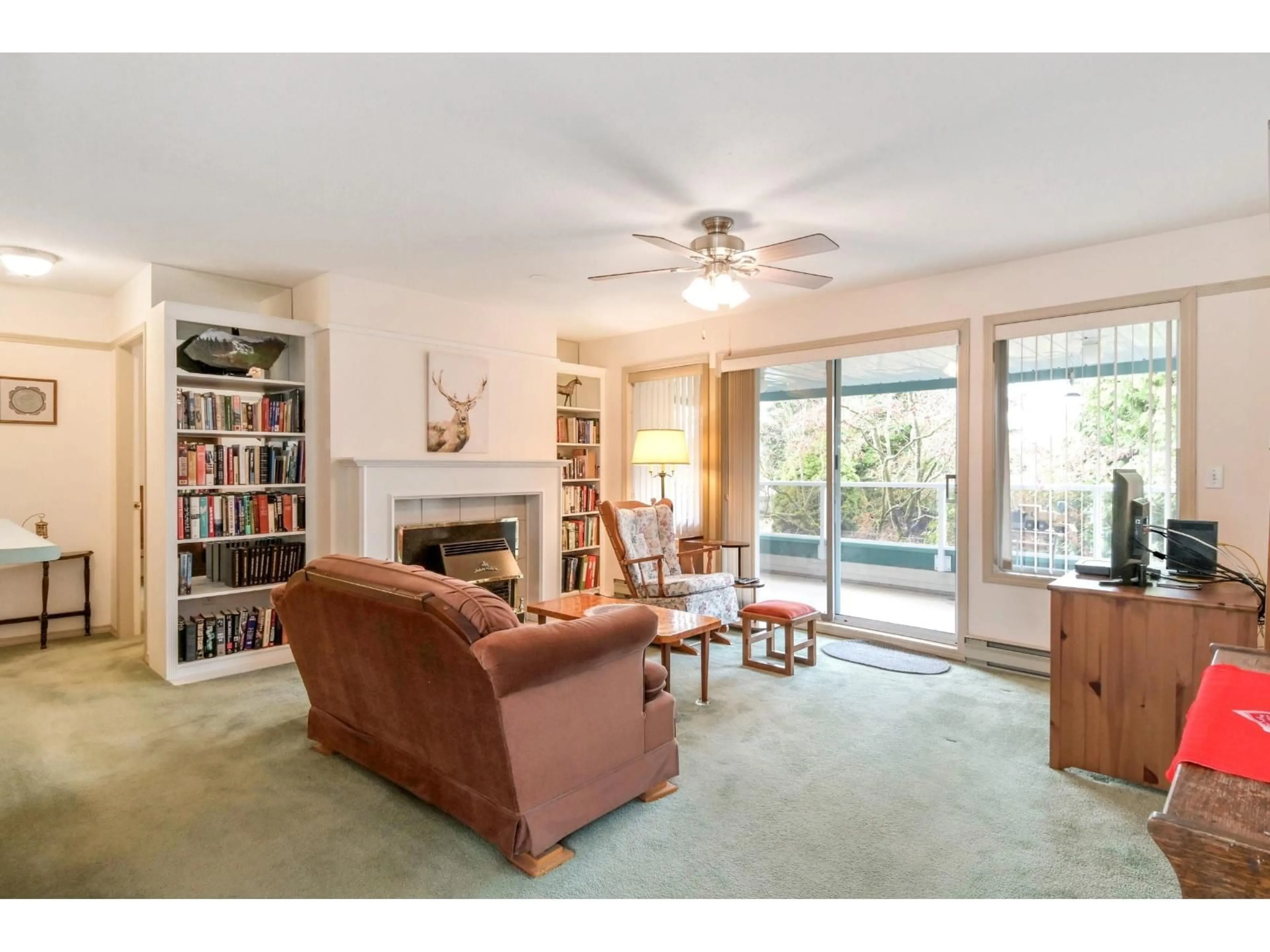 Living room with furniture, unknown for 504 - 7500 COLUMBIA STREET, Mission British Columbia V2V4C1