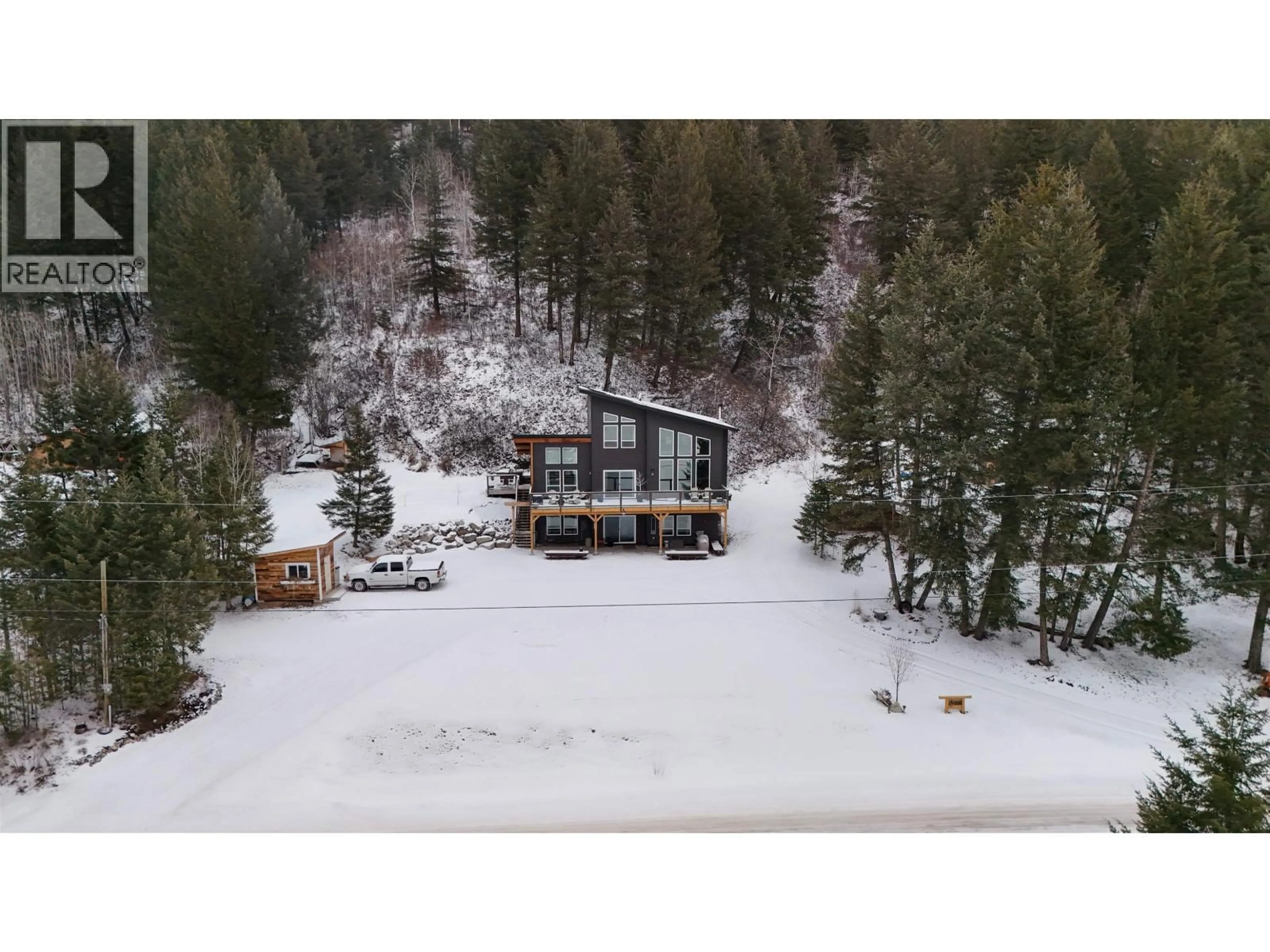 A pic from outside/outdoor area/front of a property/back of a property/a pic from drone, unknown for 6061 ROBERTSON ROAD, Williams Lake British Columbia V2G4Y5