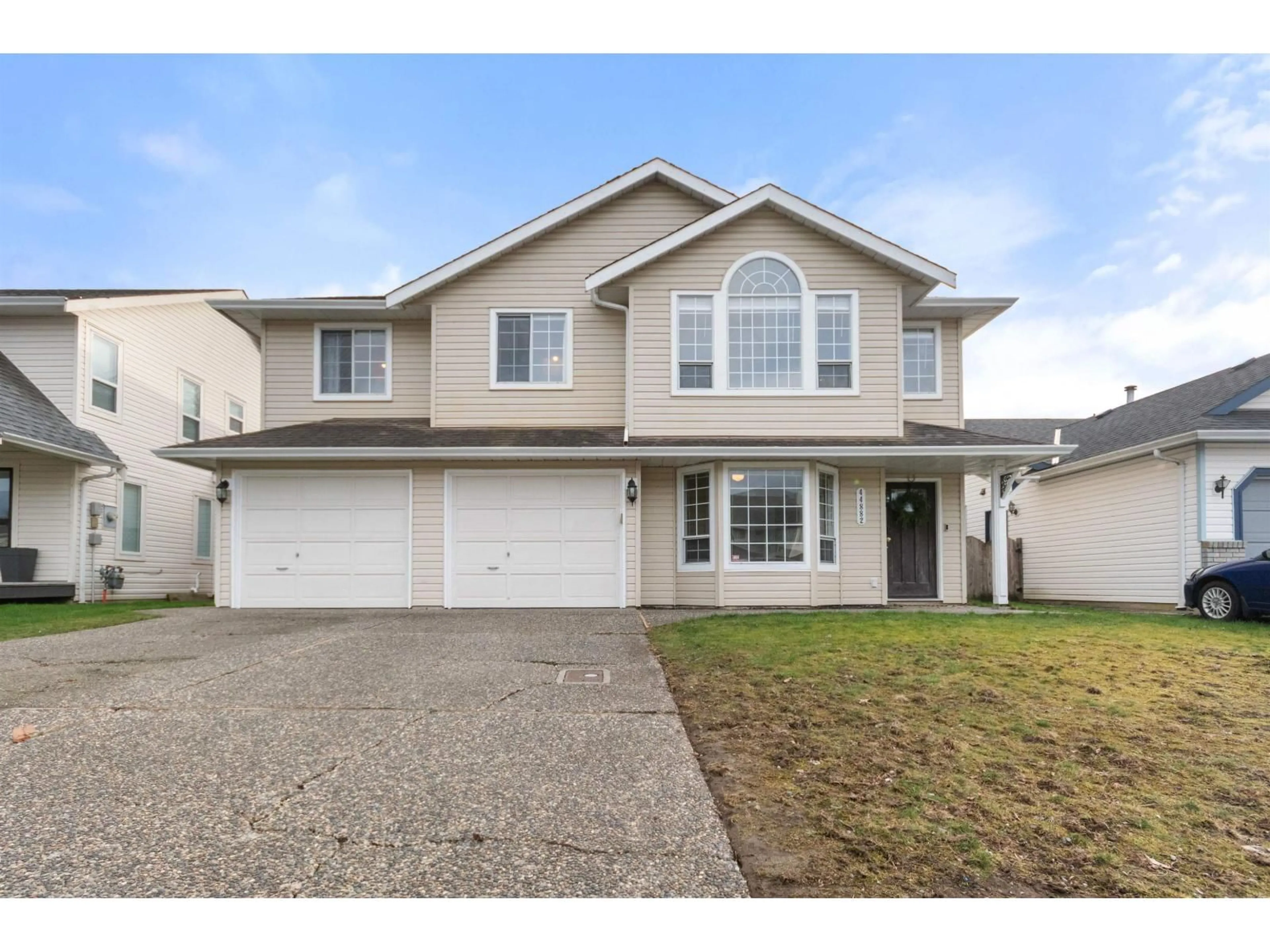 Home with vinyl exterior material, street for 44882 CUMBERLAND AVENUE, Chilliwack British Columbia V2R3H6