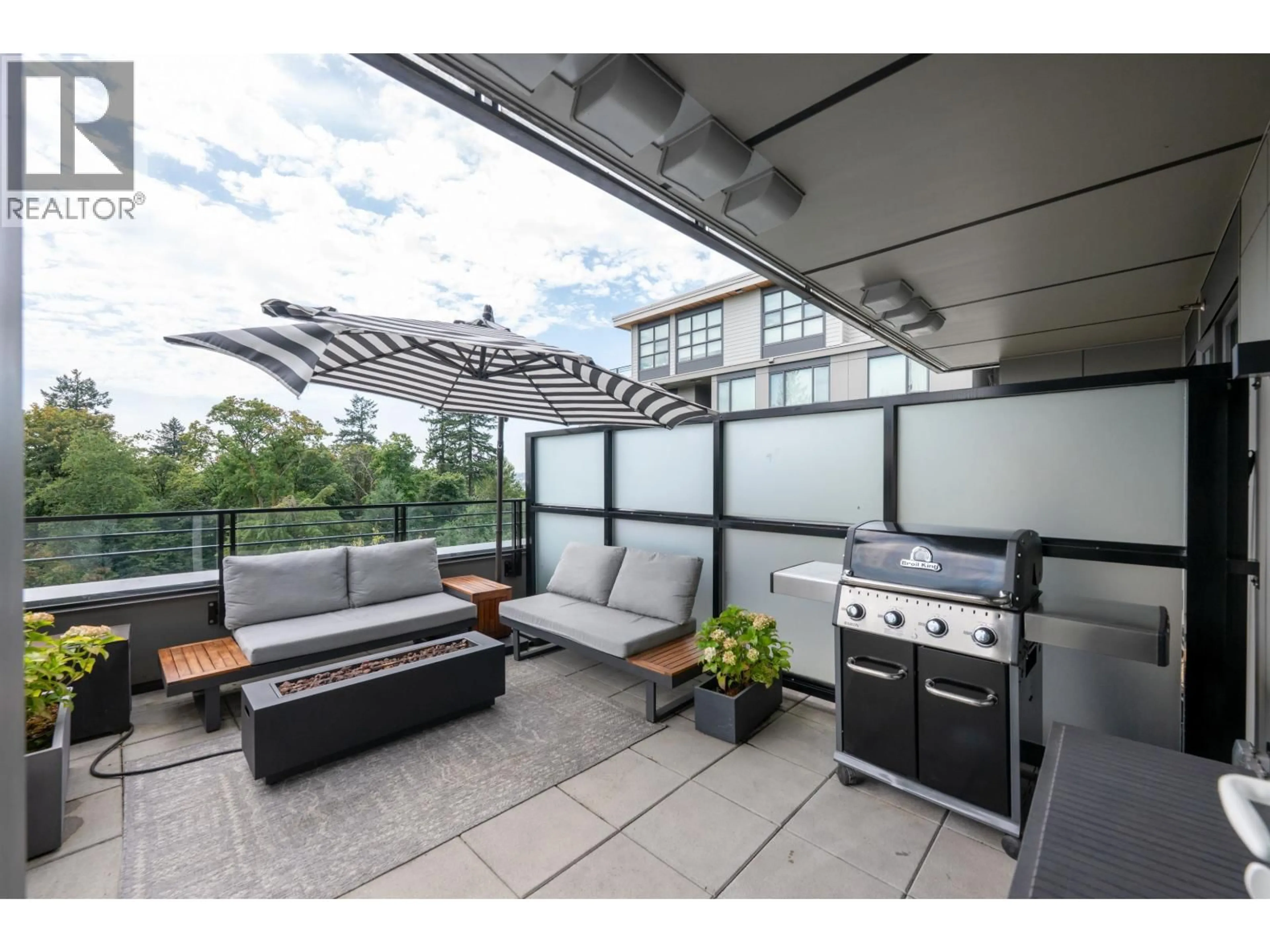 Patio, unknown for 208 - 707 3RD STREET, North Vancouver British Columbia V7L1G8
