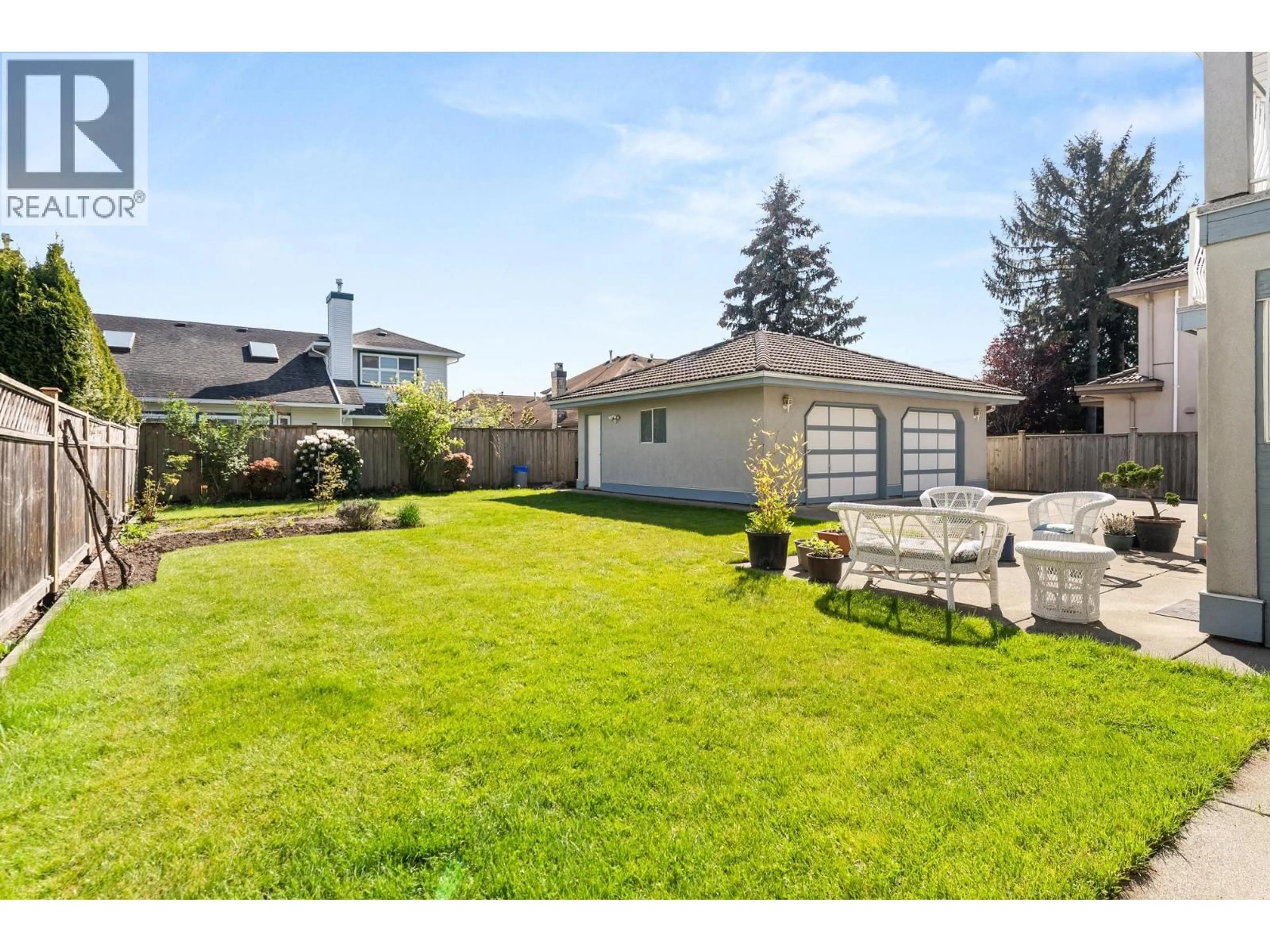 A pic from outside/outdoor area/front of a property/back of a property/a pic from drone, street for 8140 ROBINSON ROAD, Richmond British Columbia V6Y1B4