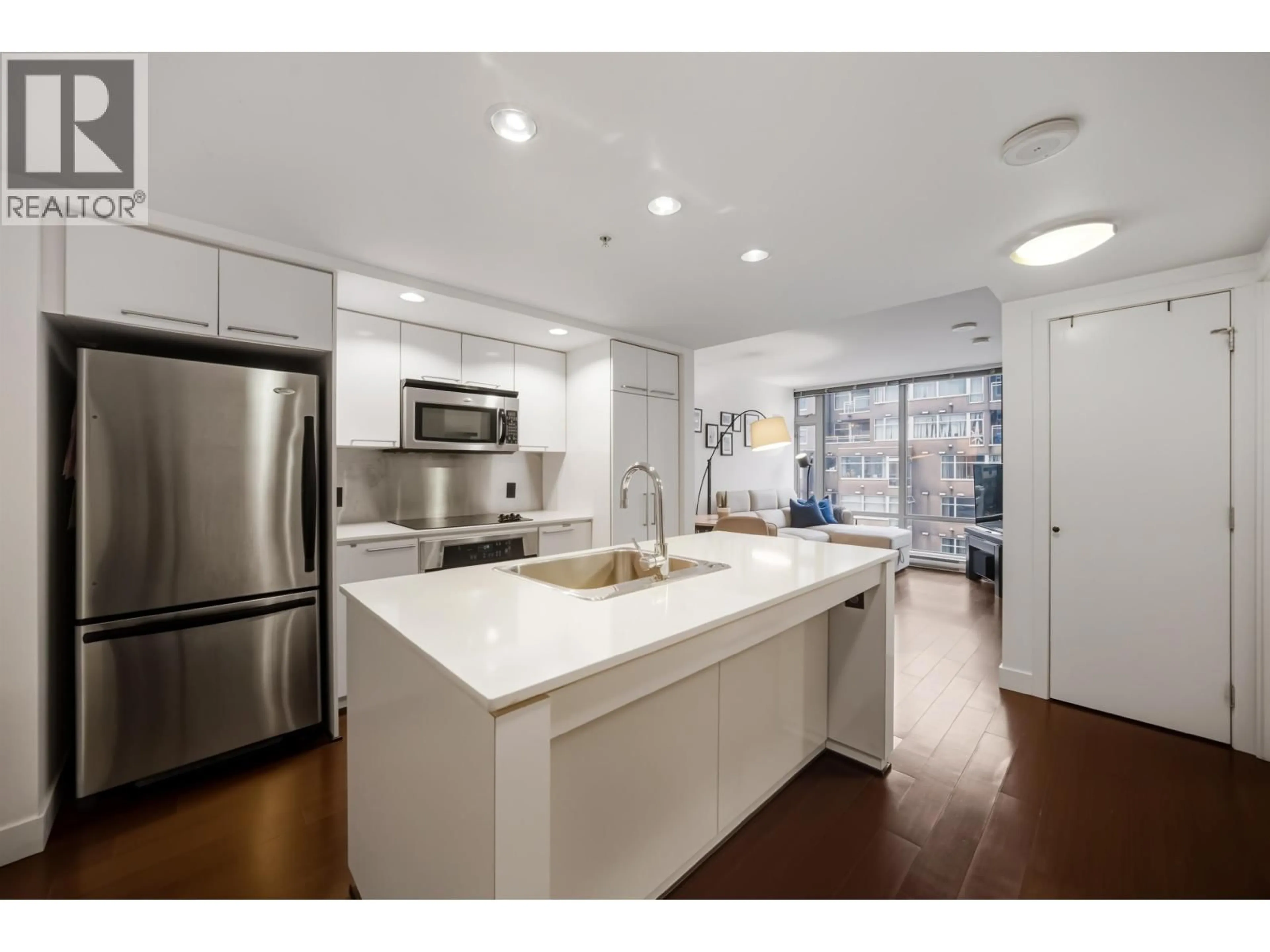 Open concept kitchen, ceramic/tile floor for 805 - 1255 SEYMOUR STREET, Vancouver British Columbia V6B0H1