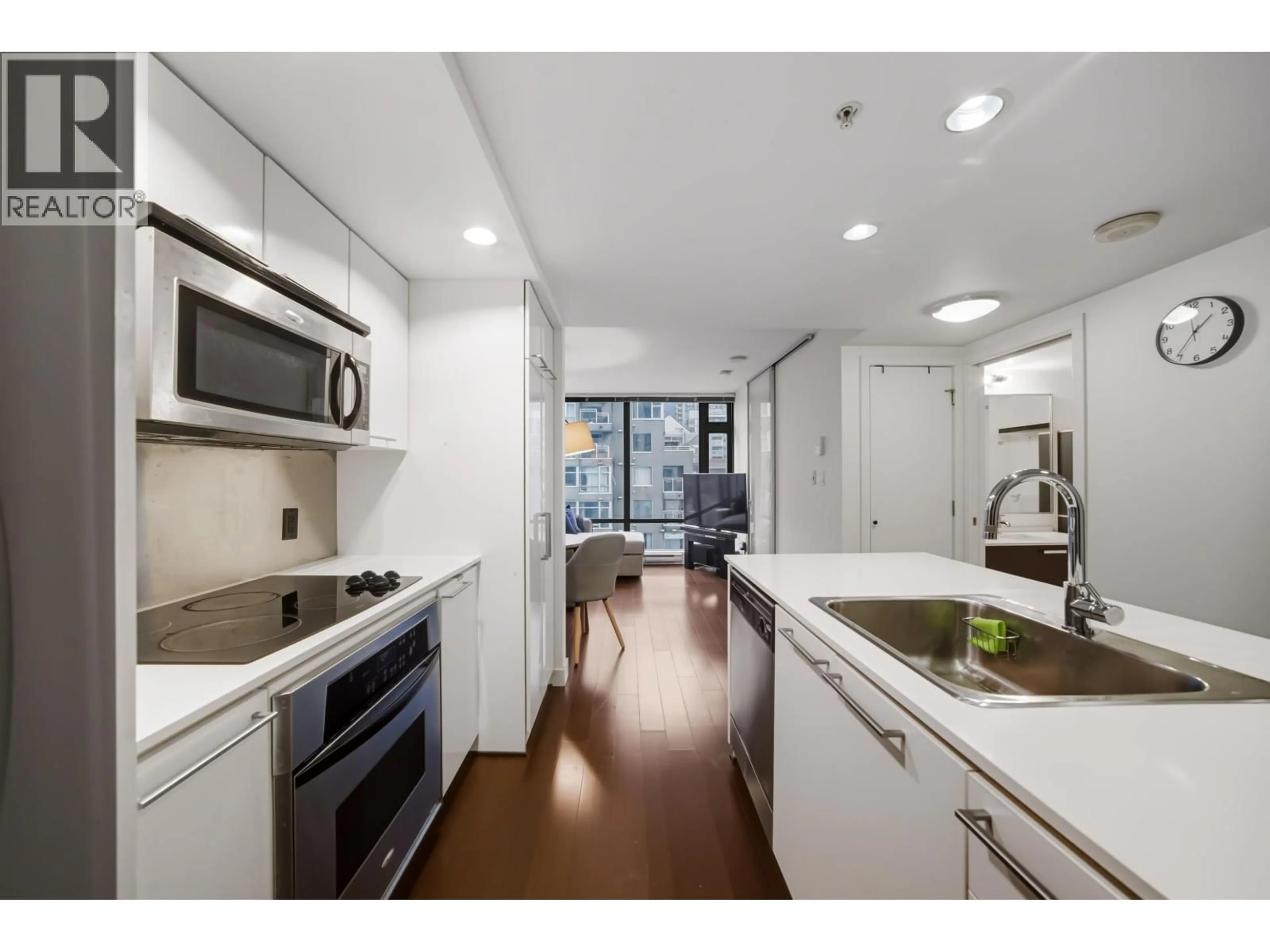 Open concept kitchen, ceramic/tile floor for 805 - 1255 SEYMOUR STREET, Vancouver British Columbia V6B0H1