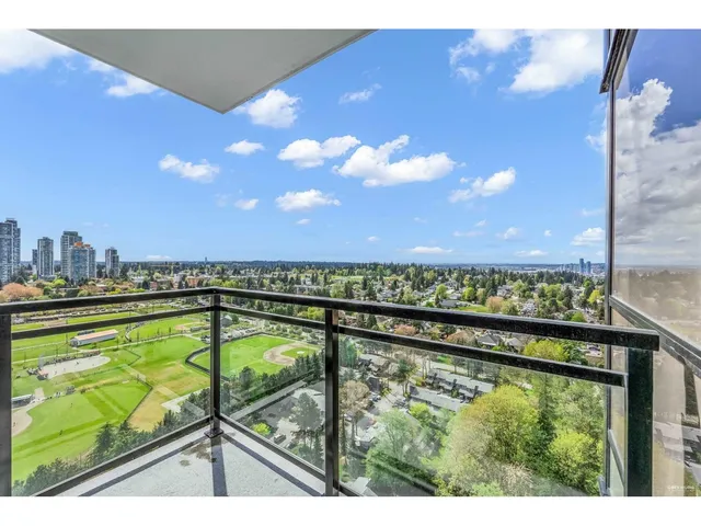 2404 - 10777 UNIVERSITY DRIVE, Surrey 3