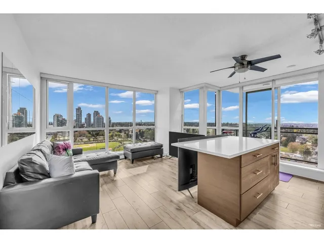 2404 - 10777 UNIVERSITY DRIVE, Surrey 5