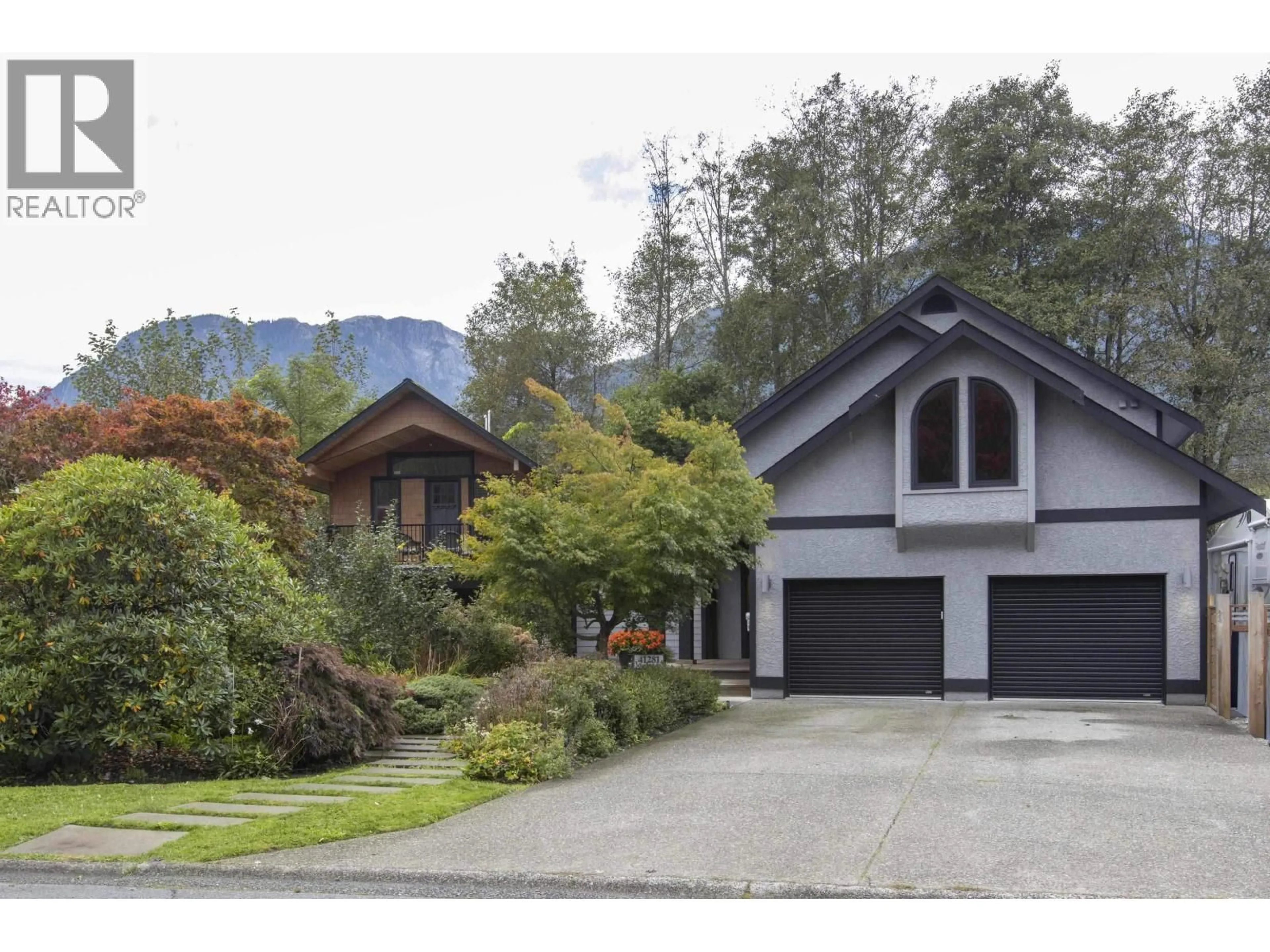 Home with vinyl exterior material, mountain view for 41281 MEADOW AVENUE, Squamish British Columbia V0N1T0