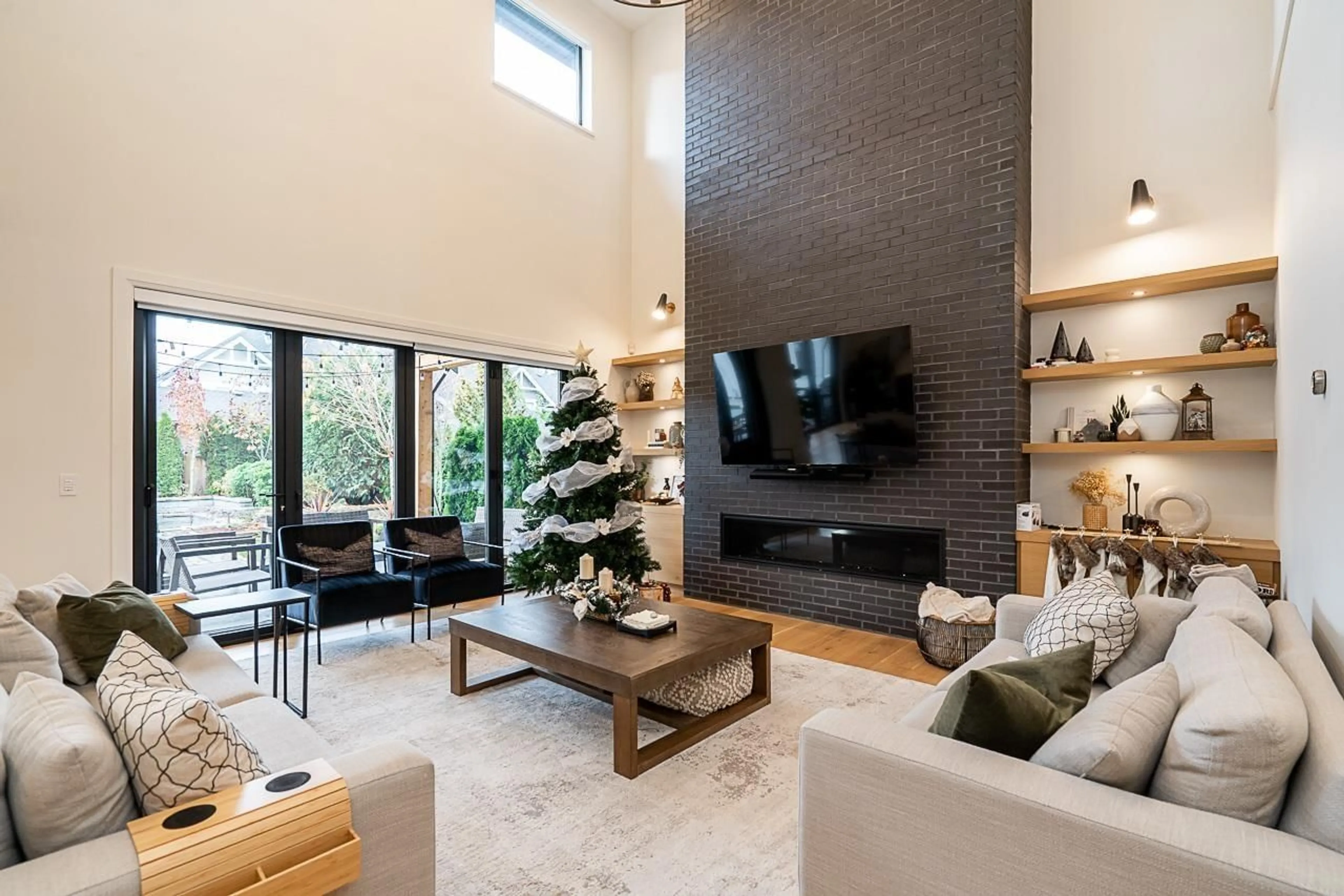 Living room with furniture, unknown for 2833 204 STREET, Langley British Columbia V2Z0B4