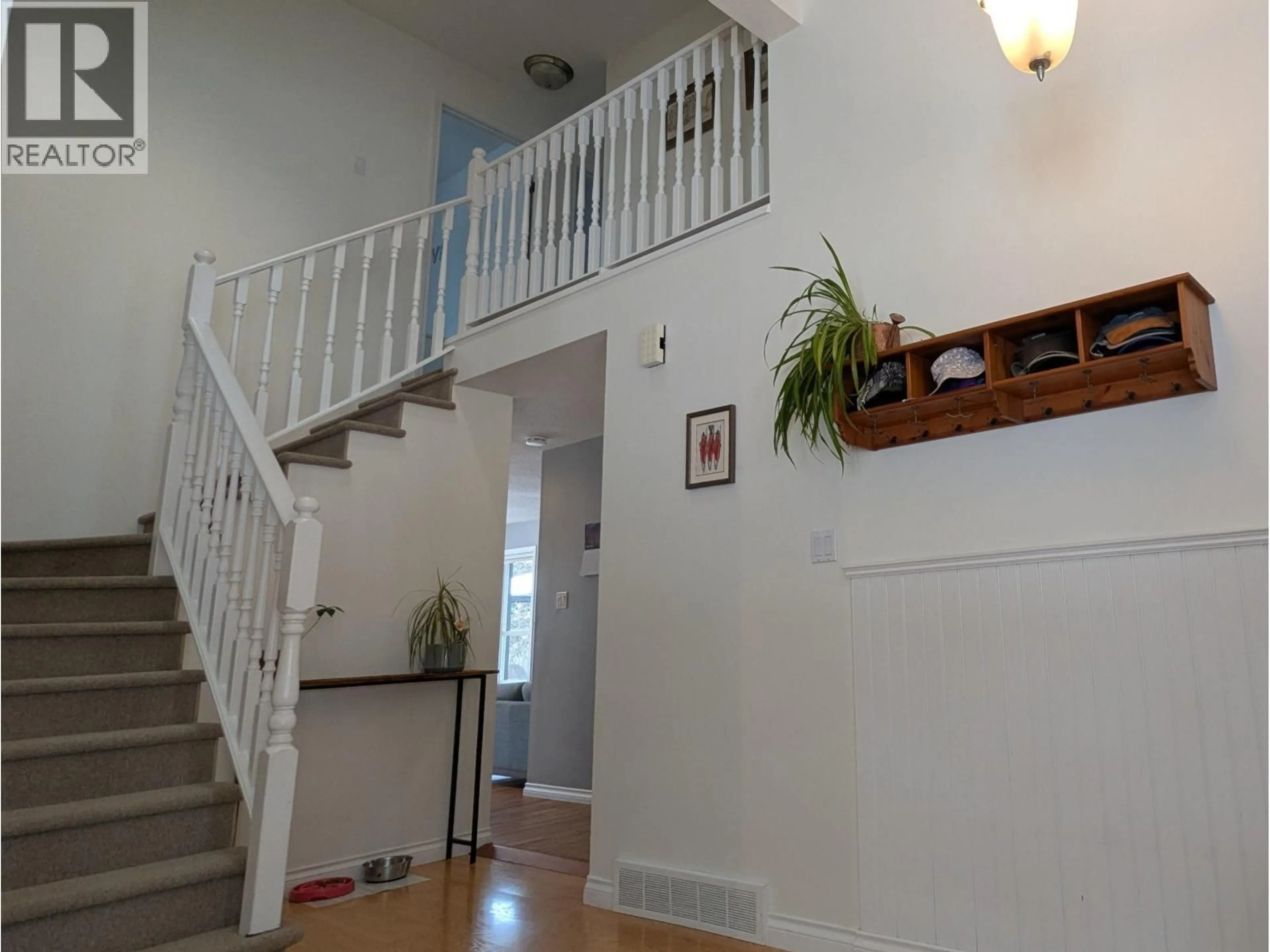 Indoor foyer for 1373 CRONIN PLACE, Smithers British Columbia V0J2N0