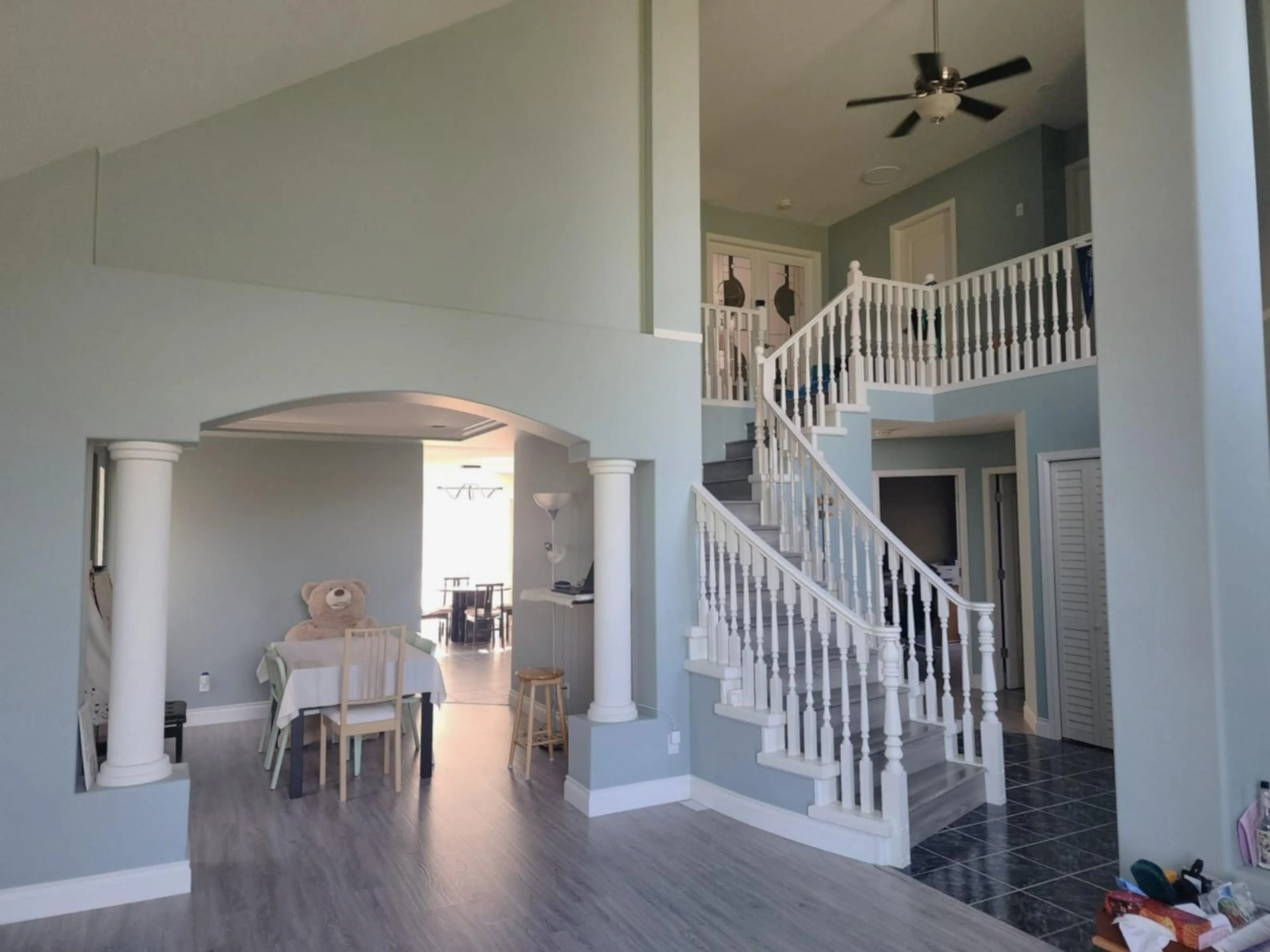 Indoor foyer for 19088 63B AVENUE, Surrey British Columbia V3S8G5