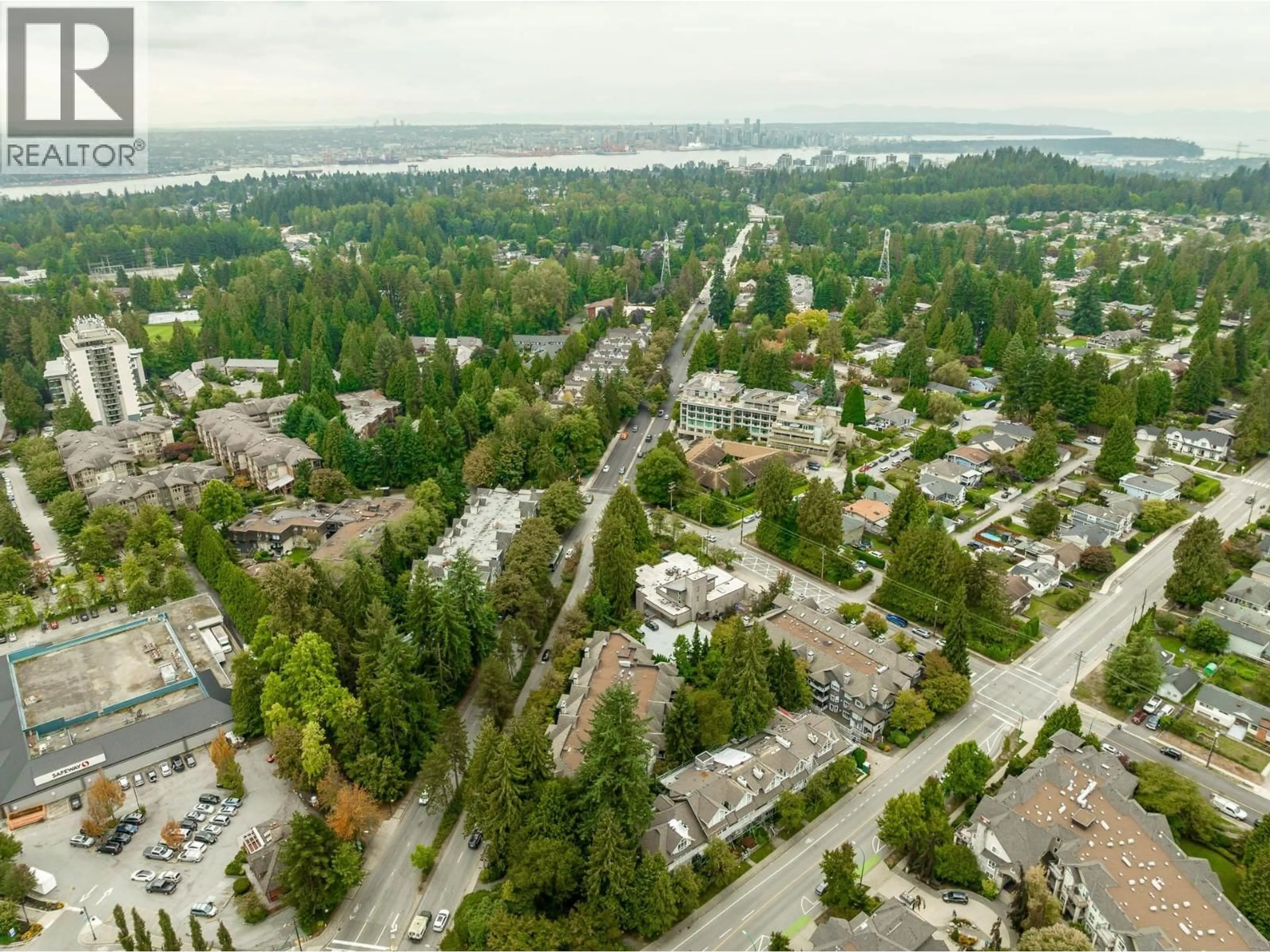 A pic from outside/outdoor area/front of a property/back of a property/a pic from drone, street for 206 - 1150 LYNN VALLEY ROAD, North Vancouver British Columbia V7J1Z9