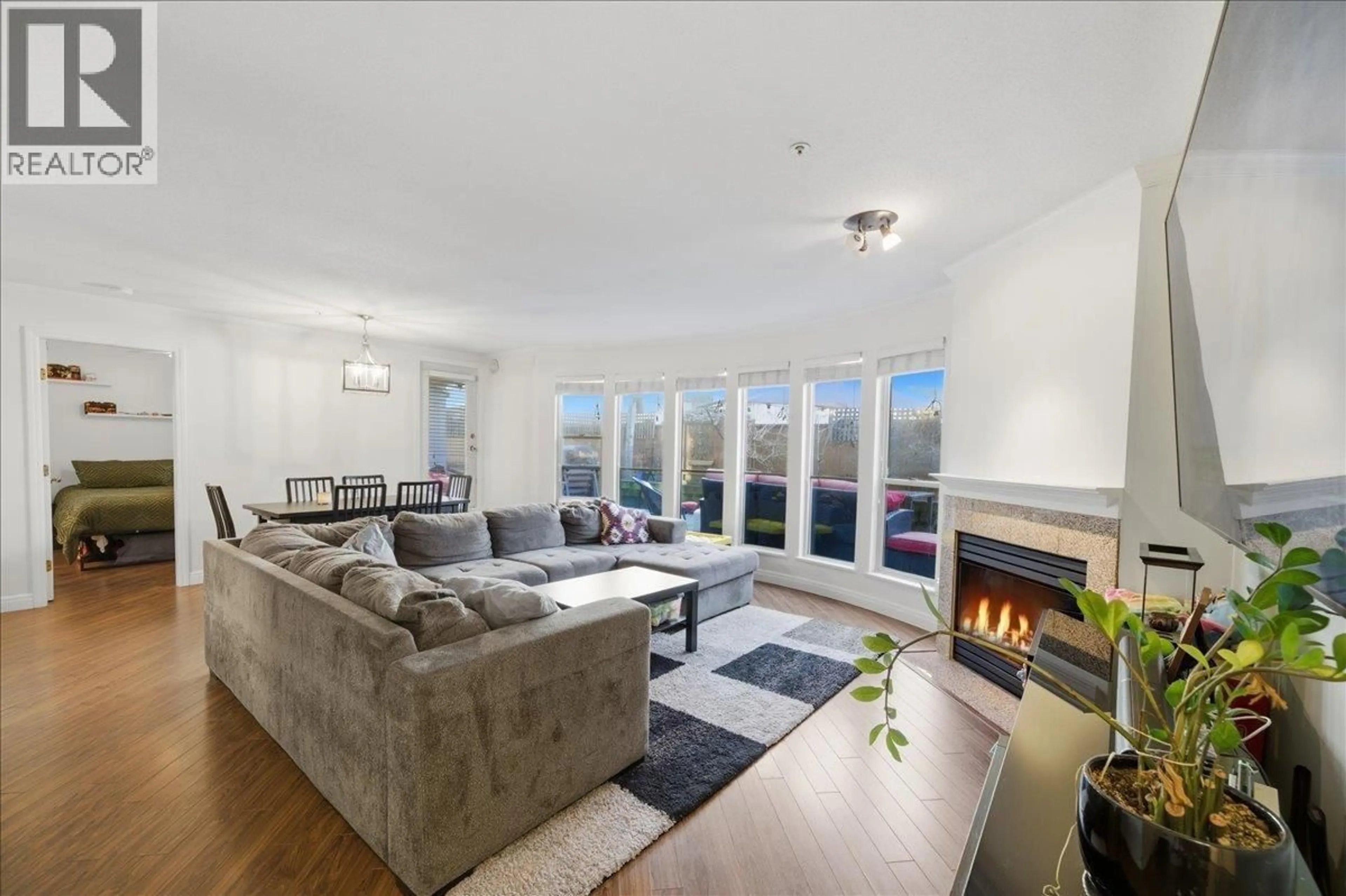 Living room with furniture, unknown for 105 - 2345 CENTRAL AVENUE, Port Coquitlam British Columbia V3C1V9