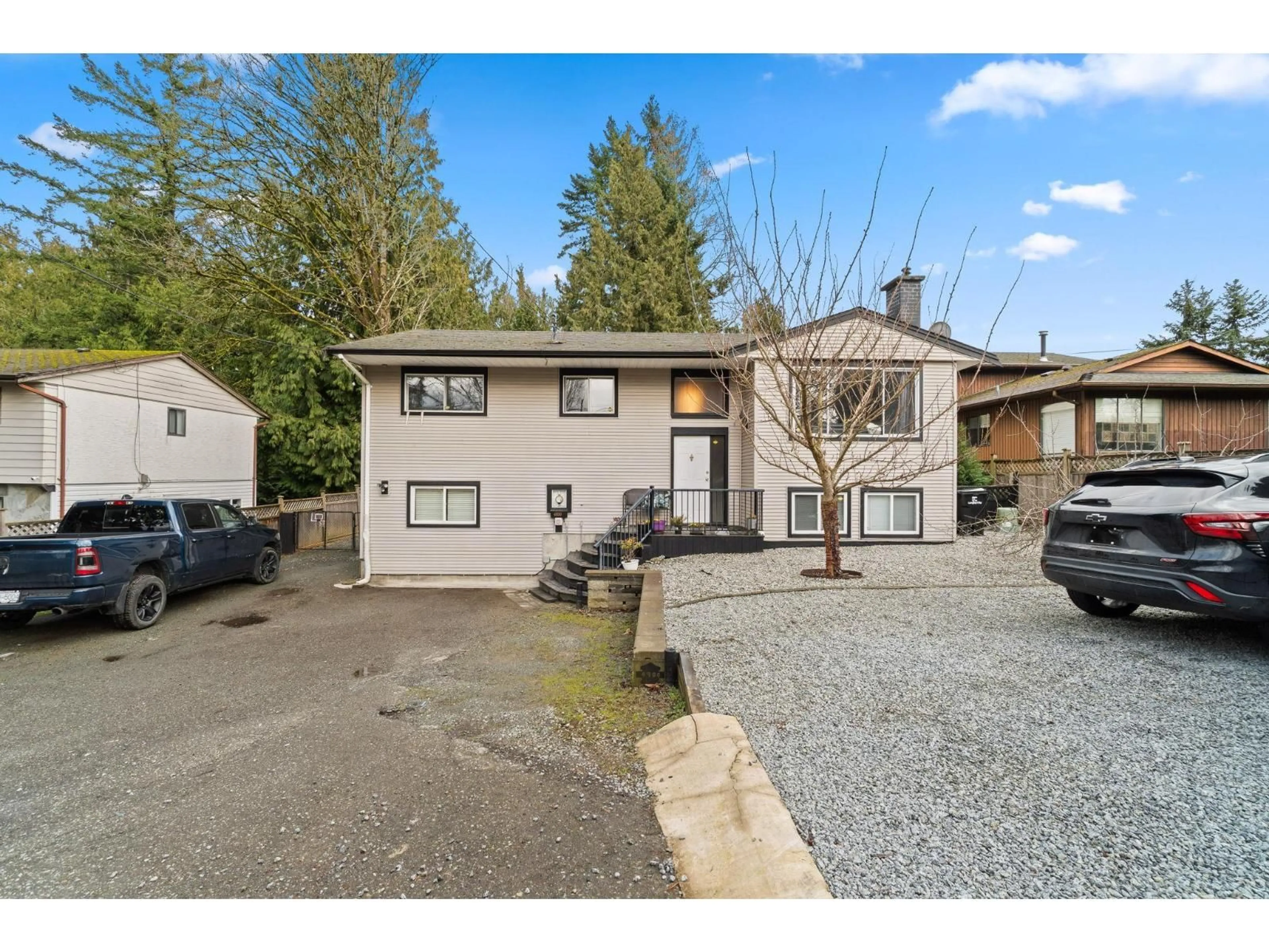 A pic from outside/outdoor area/front of a property/back of a property/a pic from drone, street for 4900 200TH STREET, Langley British Columbia V3A1L5